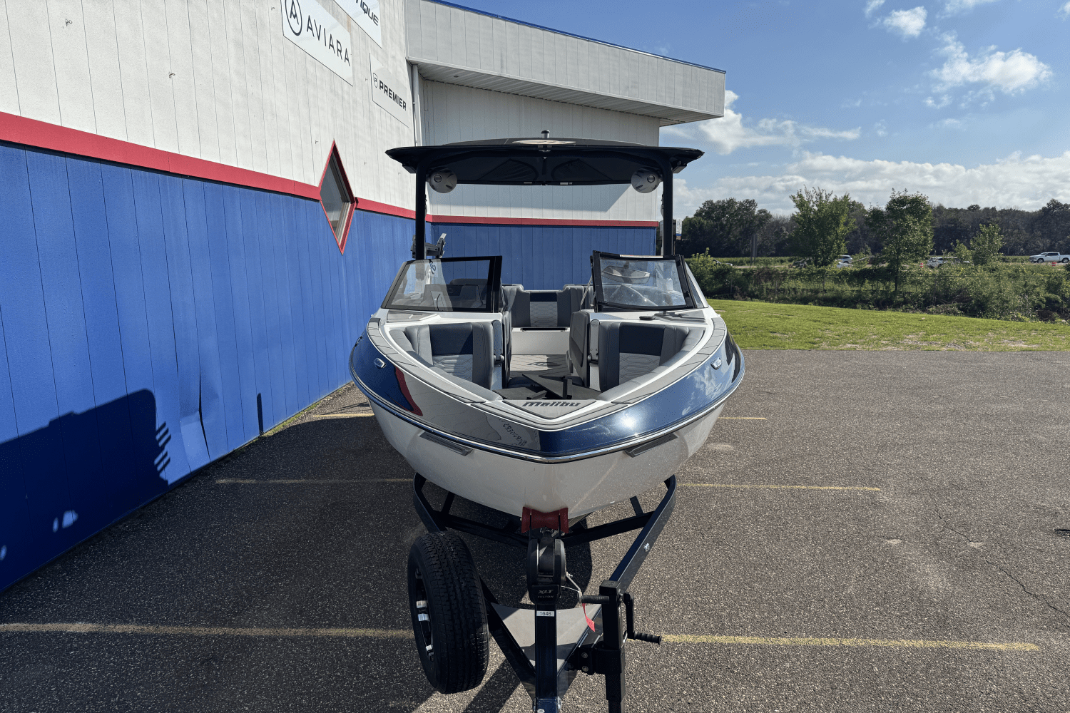 2023 Malibu 25 LSV Image Thumbnail #1
