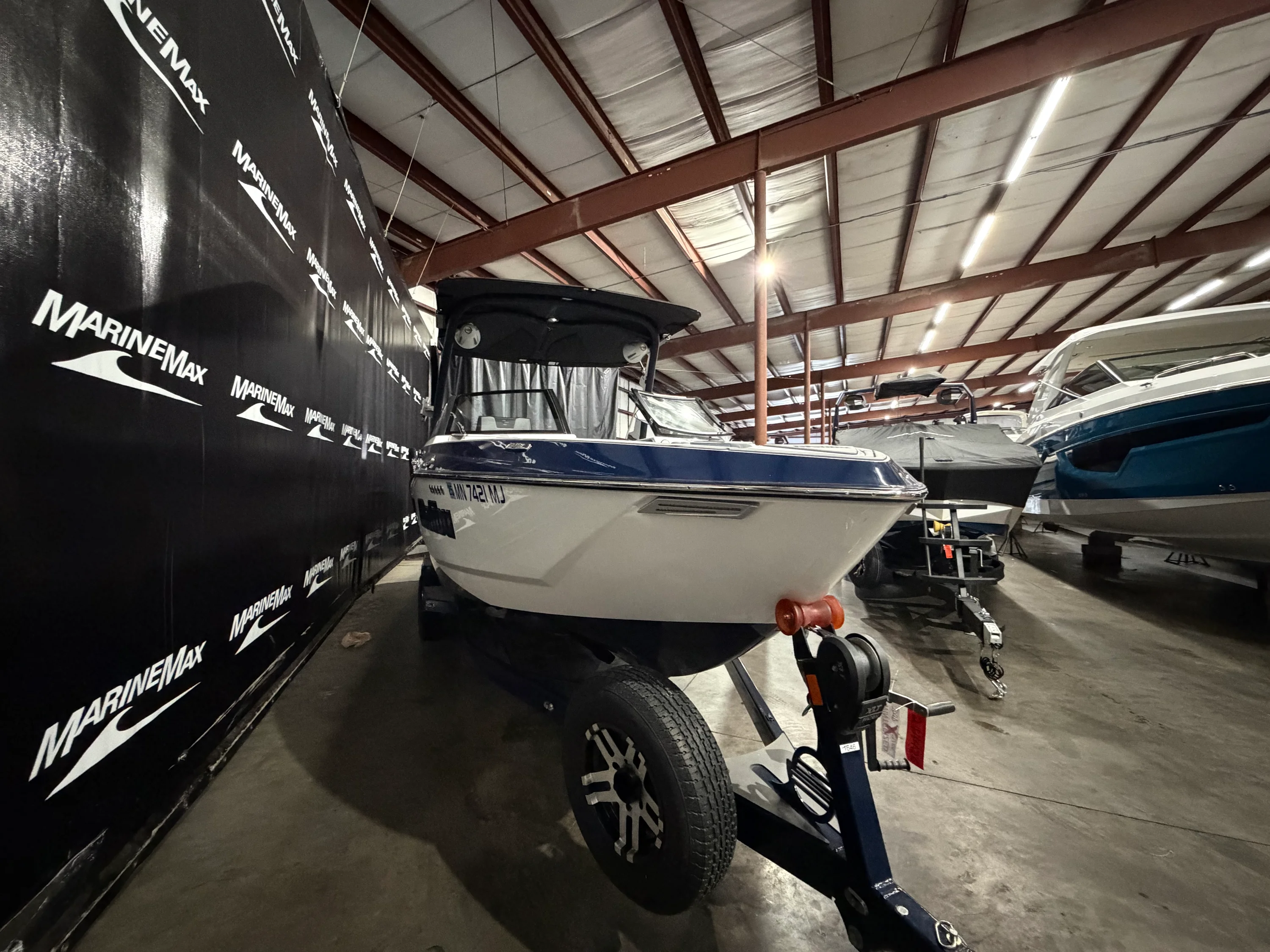 2023 Malibu 25 LSV Image Thumbnail #1