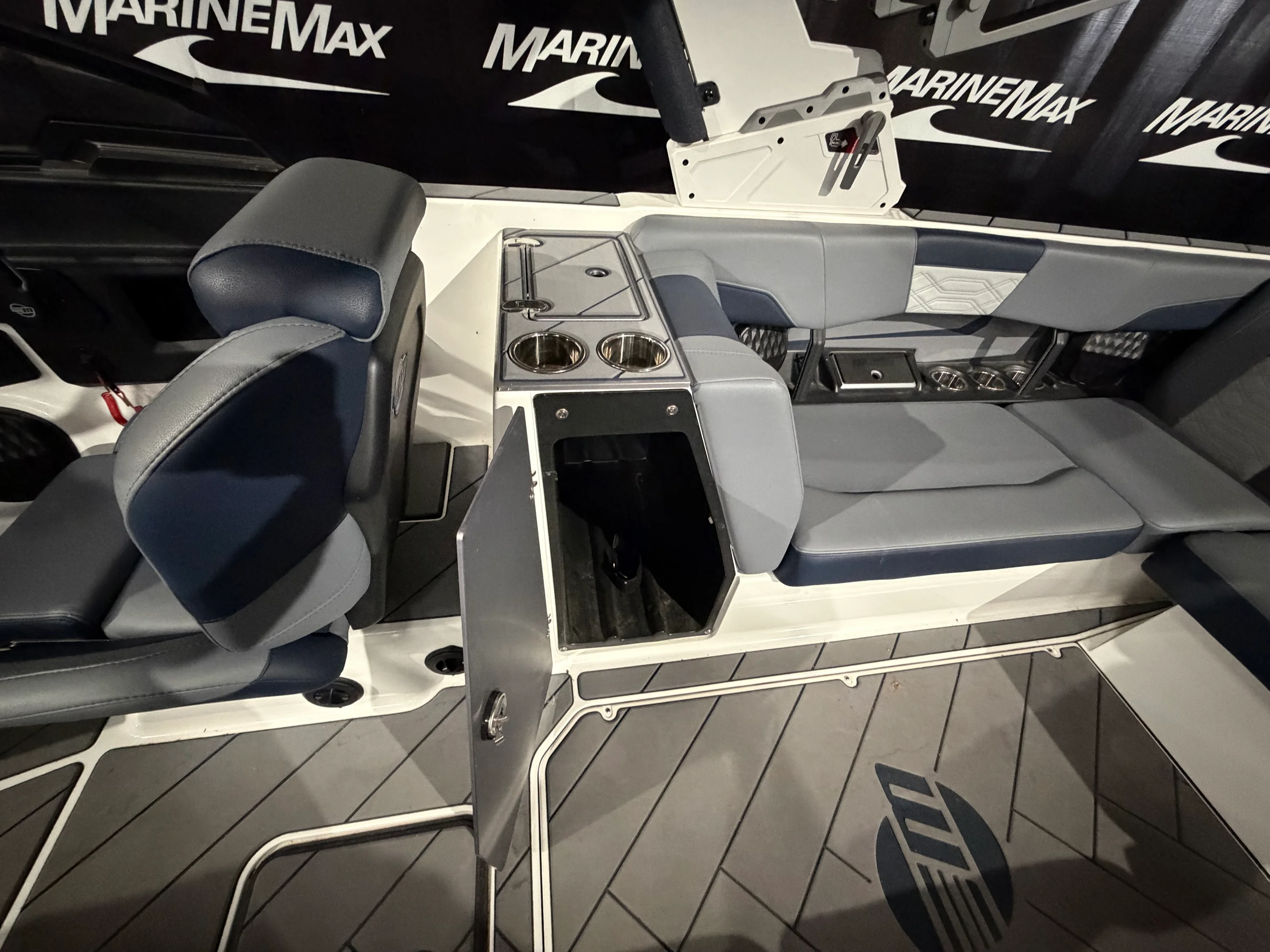 2023 Malibu 25 LSV Image Thumbnail #19