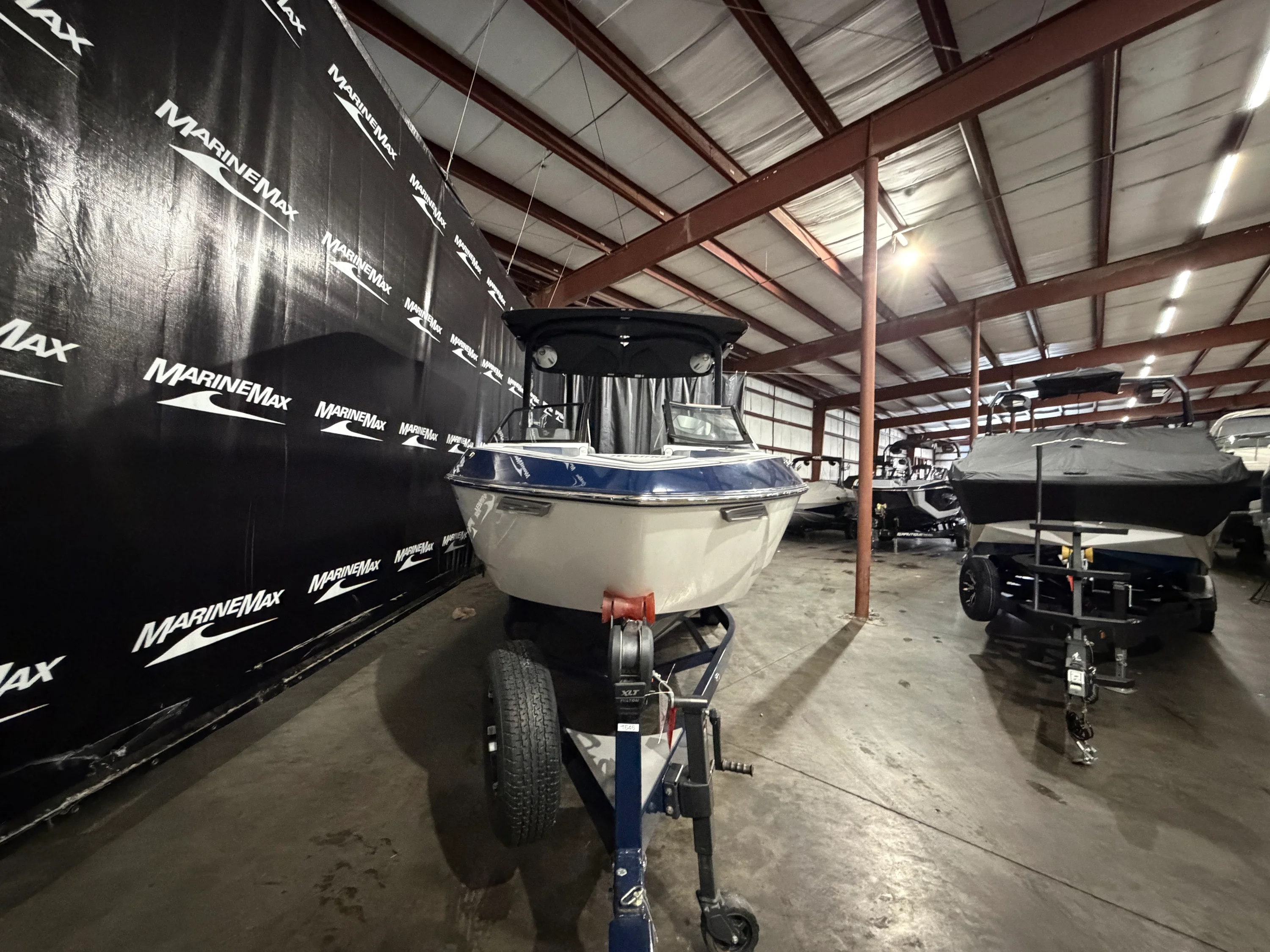 2023 Malibu 25 LSV Image Thumbnail #2