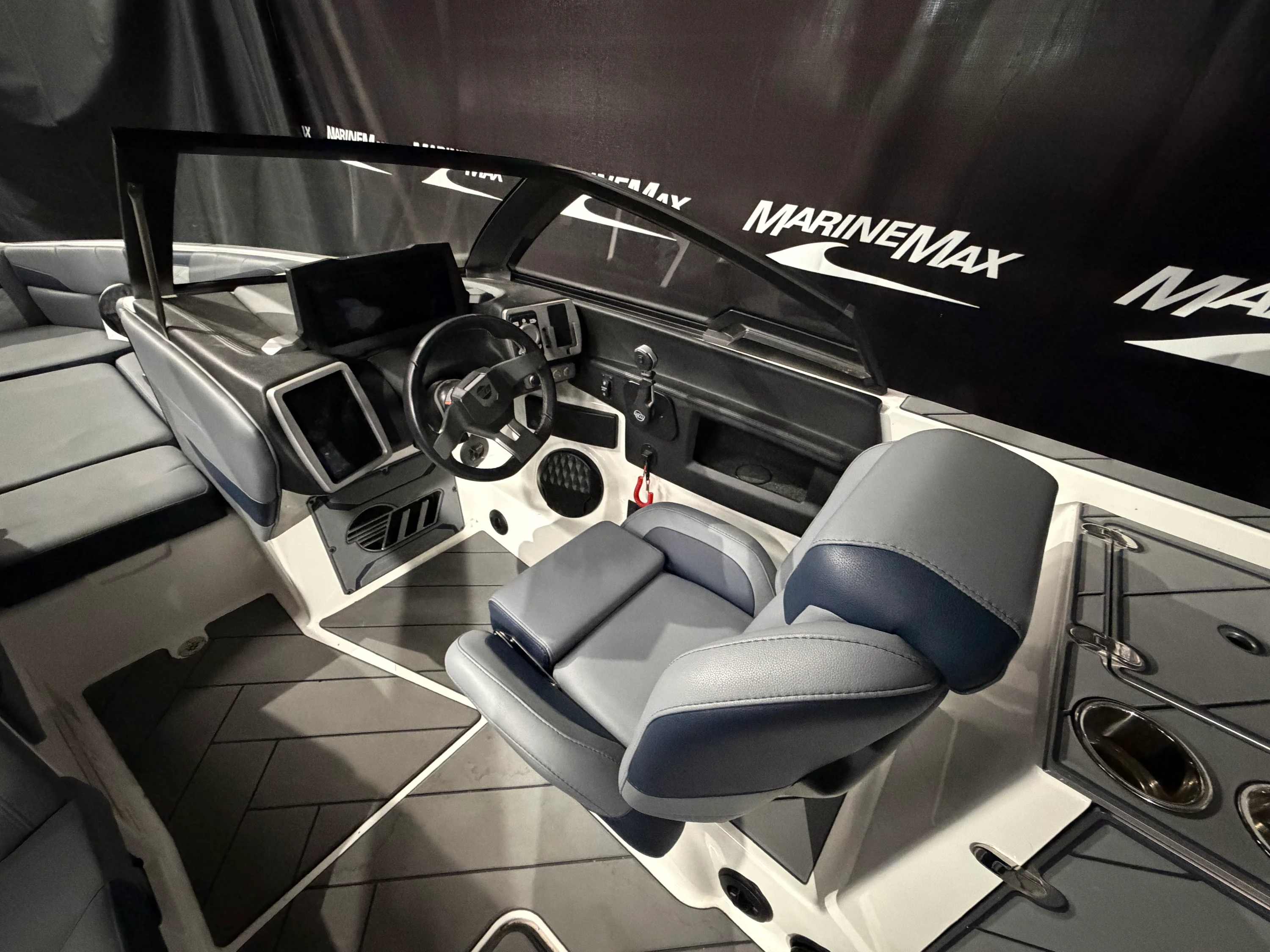 2023 Malibu 25 LSV Image Thumbnail #24