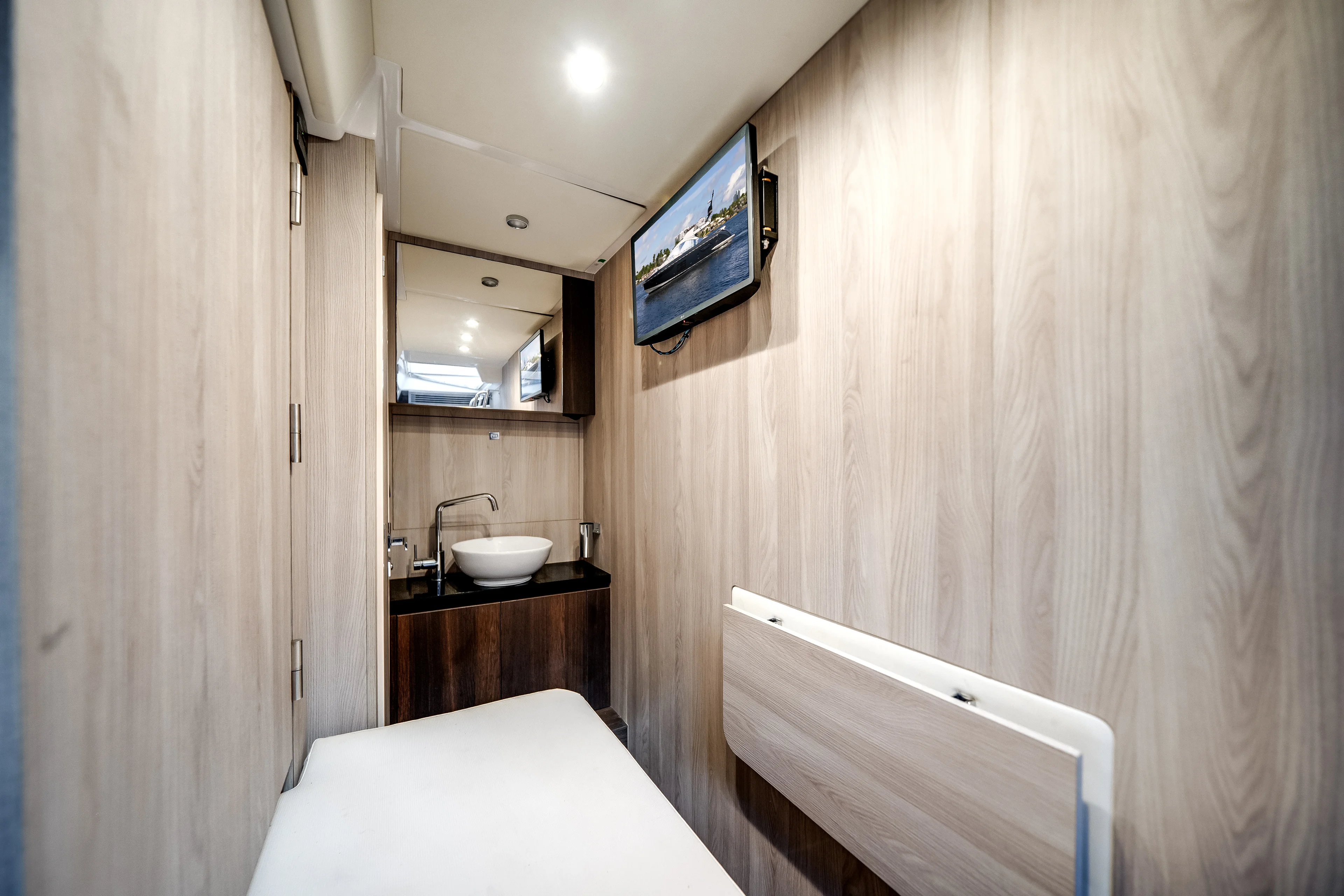 2022 Azimut S7 Image Thumbnail #13