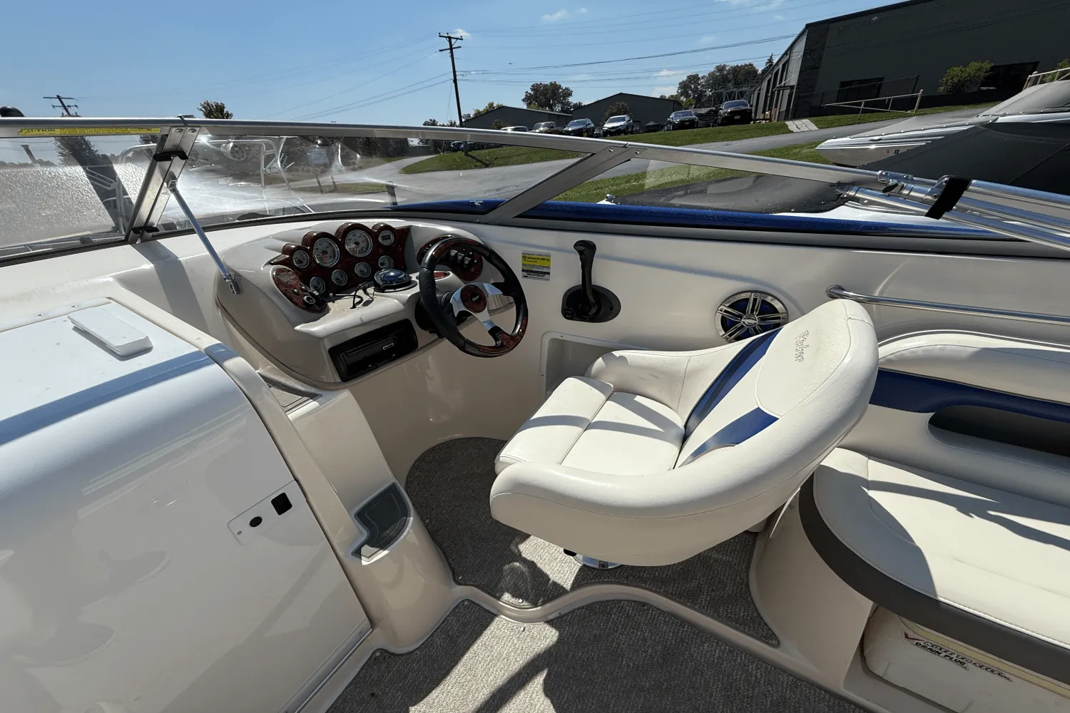 2004 Rinker 232CC Image Thumbnail #11