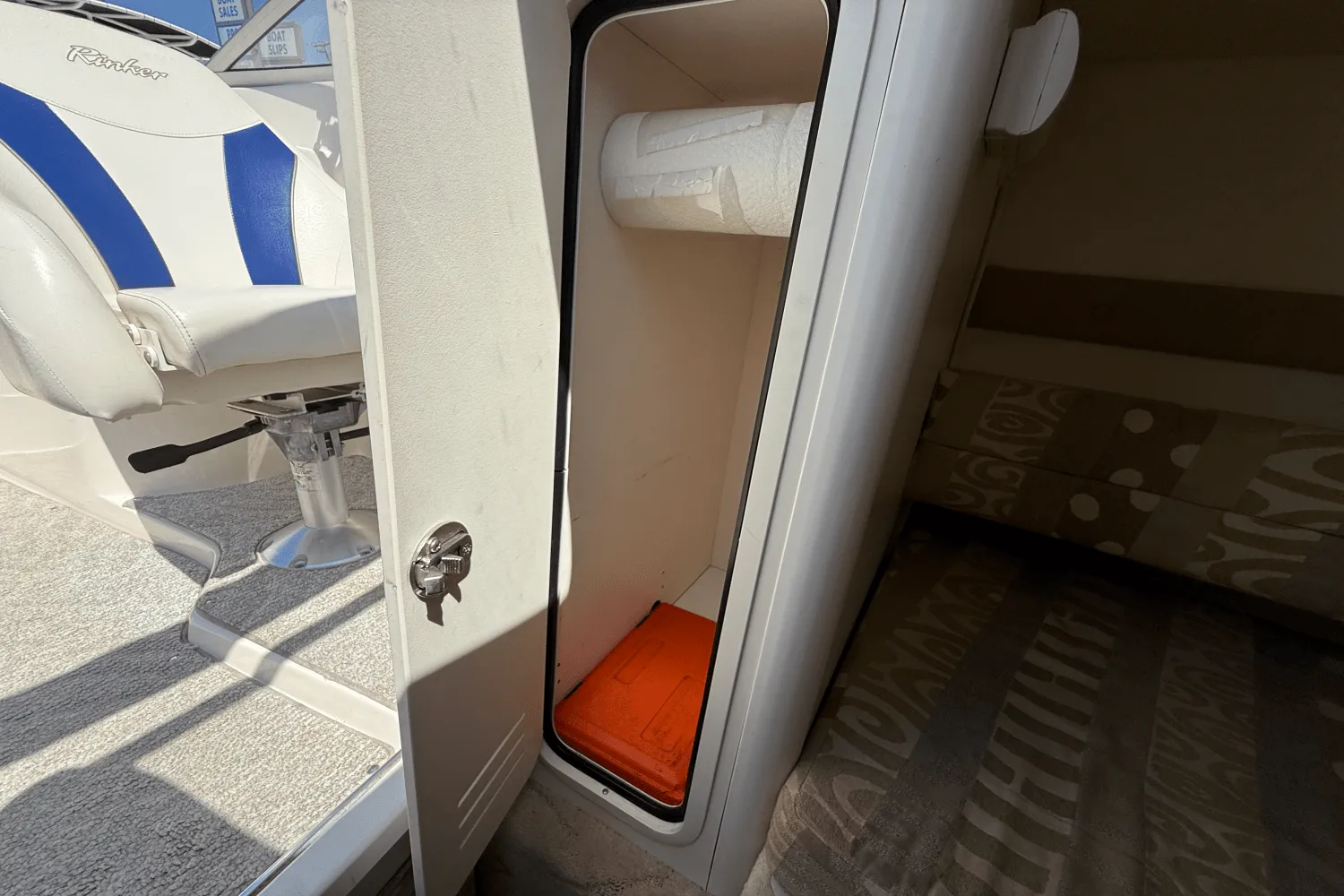 2004 Rinker 232CC Image Thumbnail #30