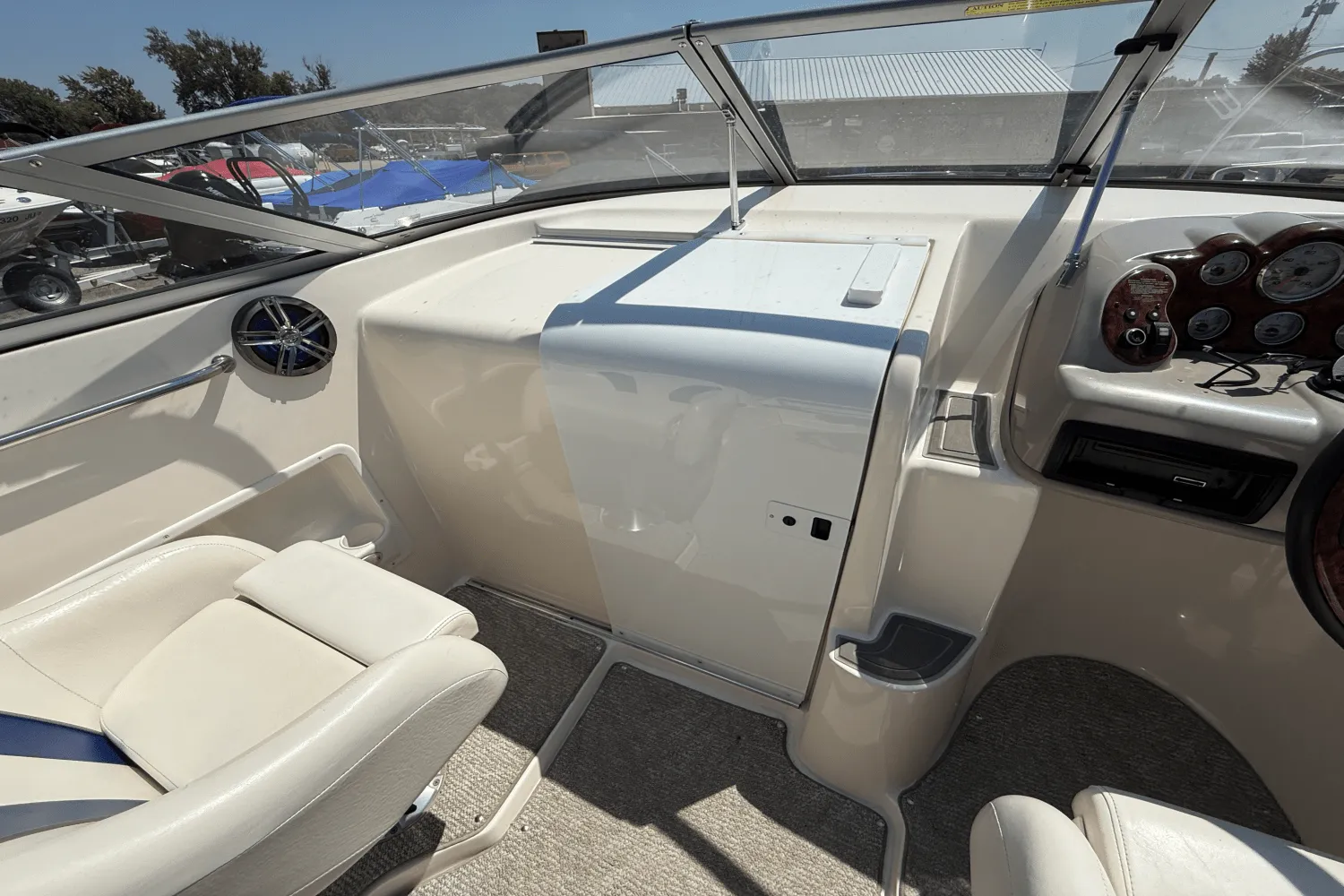 2004 Rinker 232CC Image Thumbnail #9