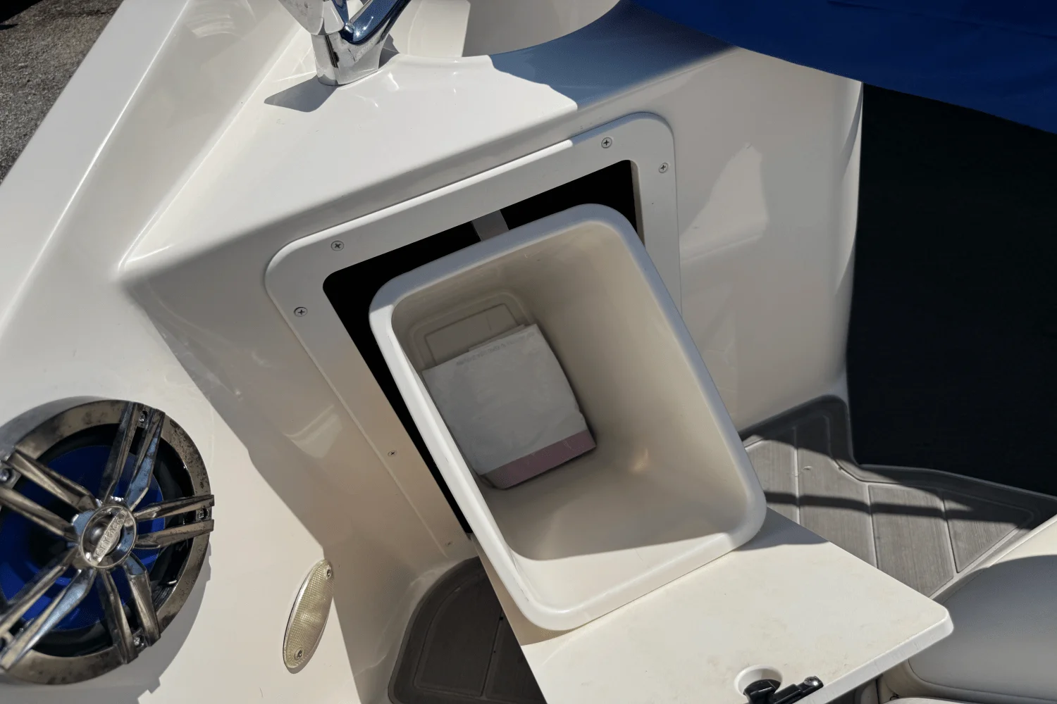 2004 Rinker 232CC Image Thumbnail #35