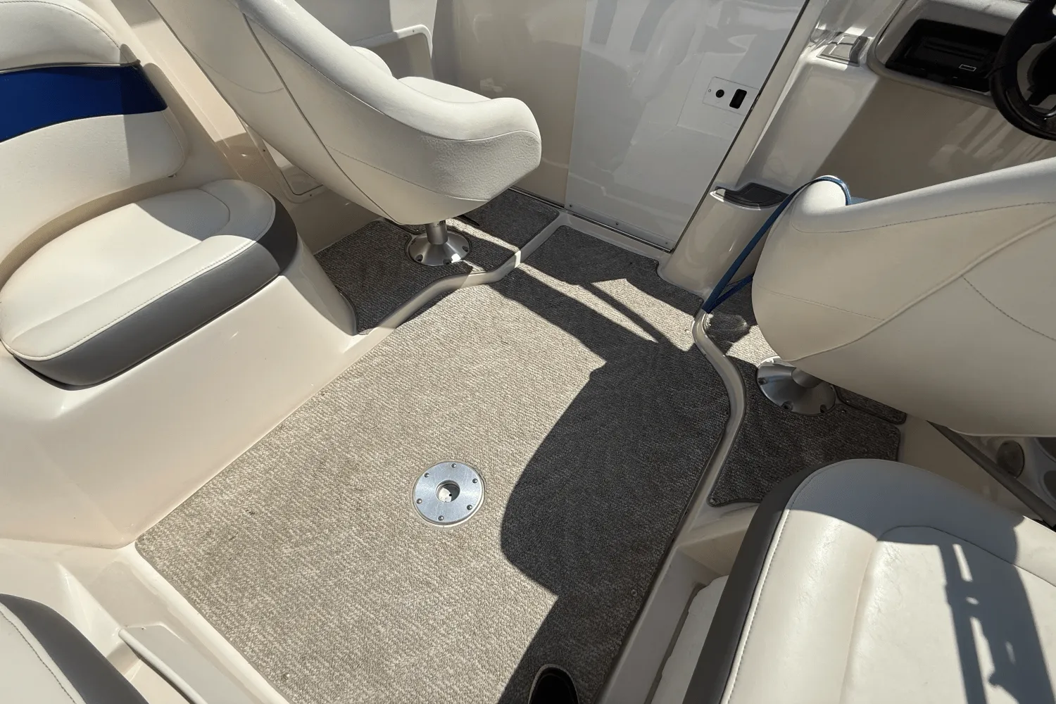 2004 Rinker 232CC Image Thumbnail #20