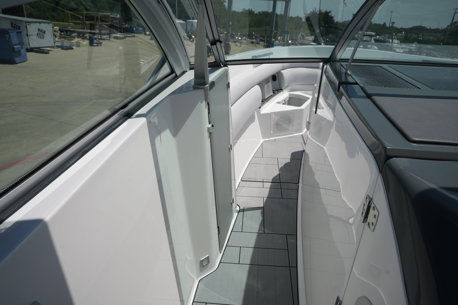 2024 Aviara AV40 Image Thumbnail #23