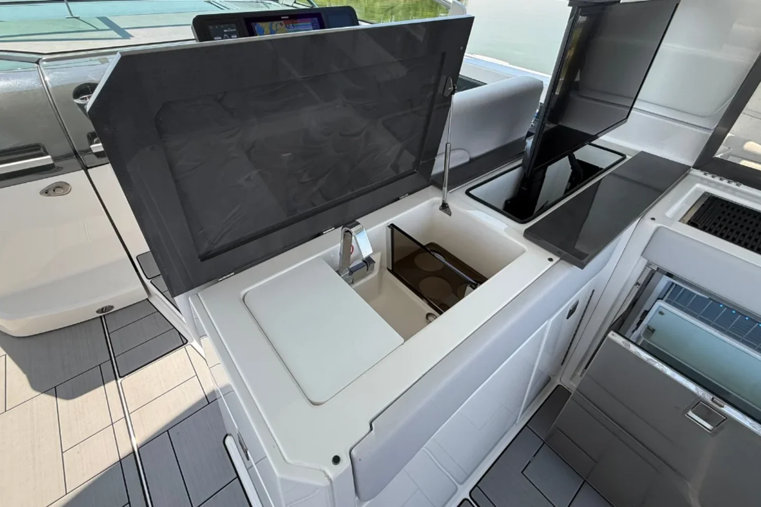 2024 Aviara AV40 Image Thumbnail #32
