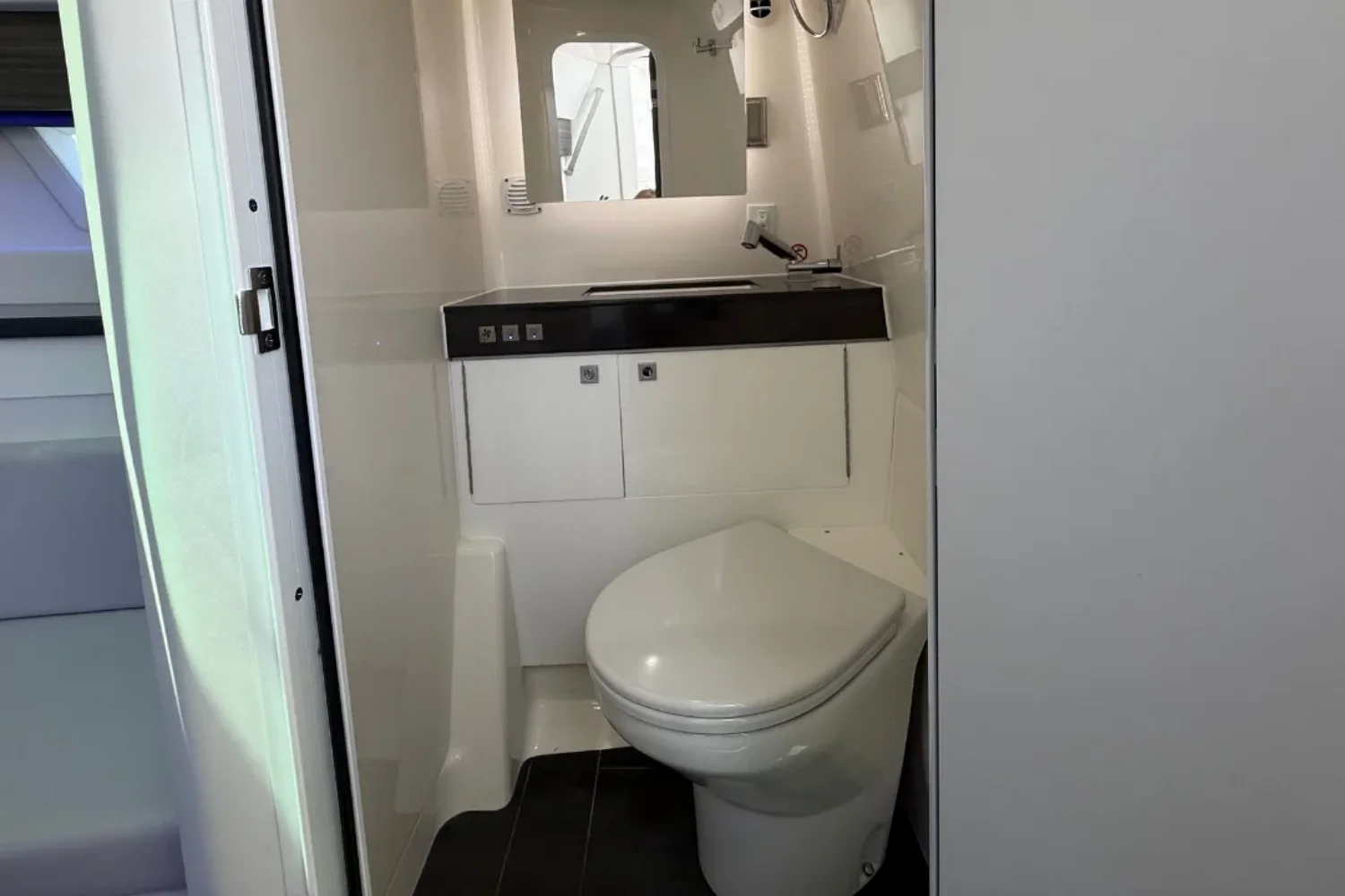 2024 Aviara AV40 Image Thumbnail #63
