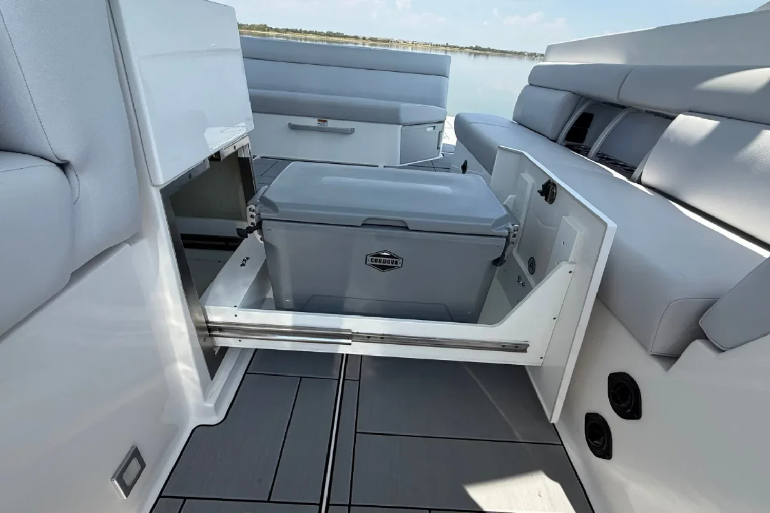 2024 Aviara AV40 Image Thumbnail #33