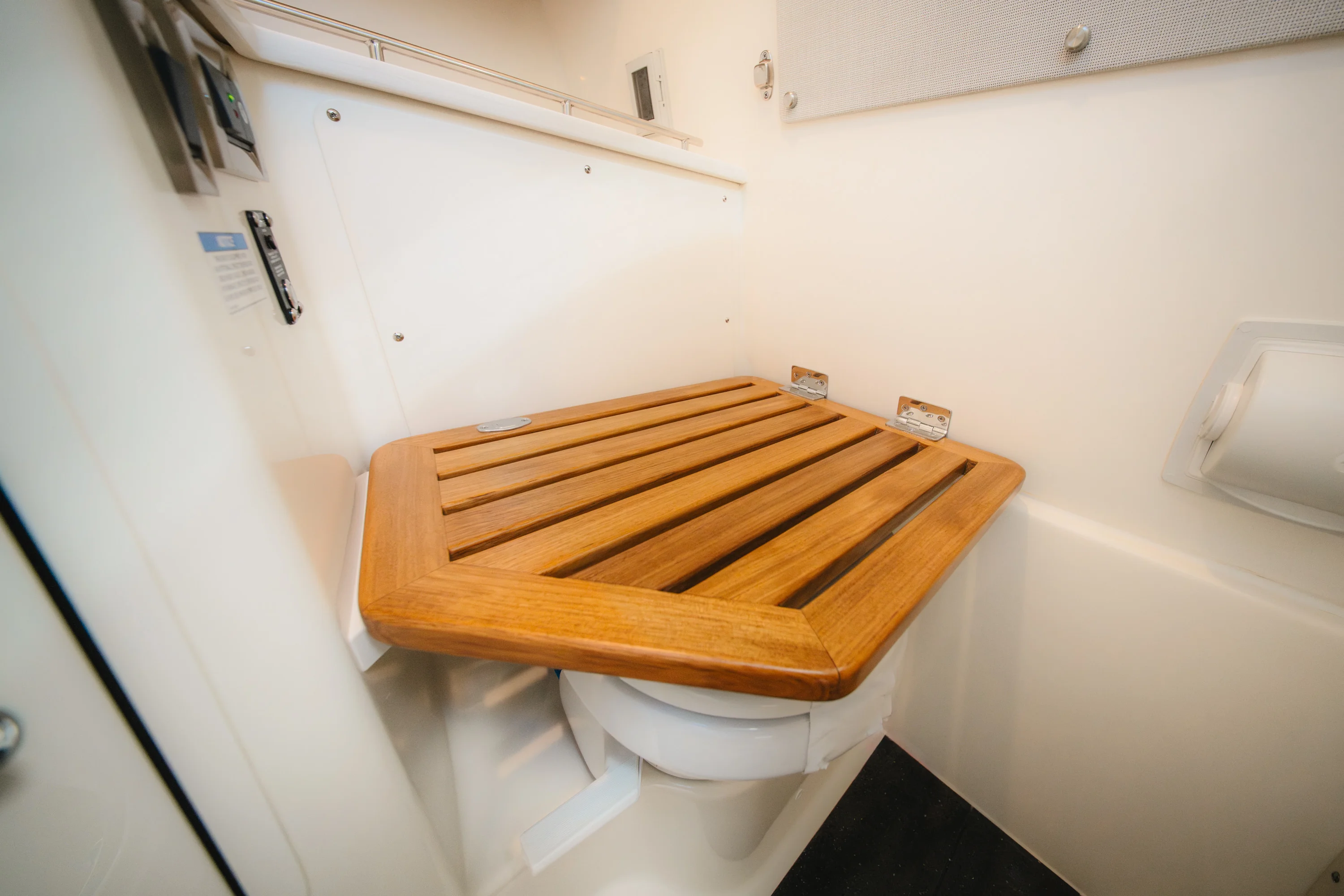 2026 Boston Whaler 350 Realm Image Thumbnail #19