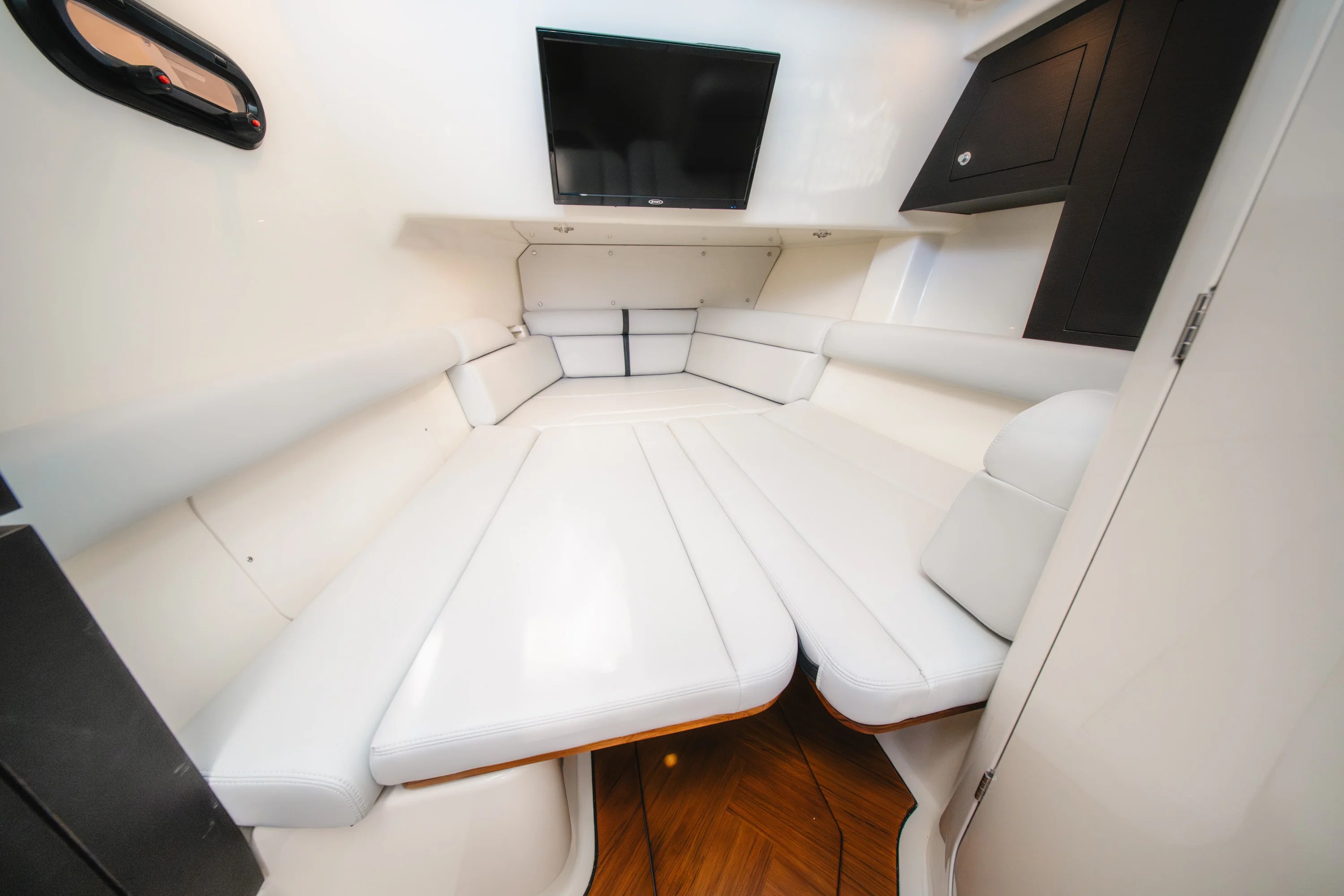 2026 Boston Whaler 350 Realm Image Thumbnail #22