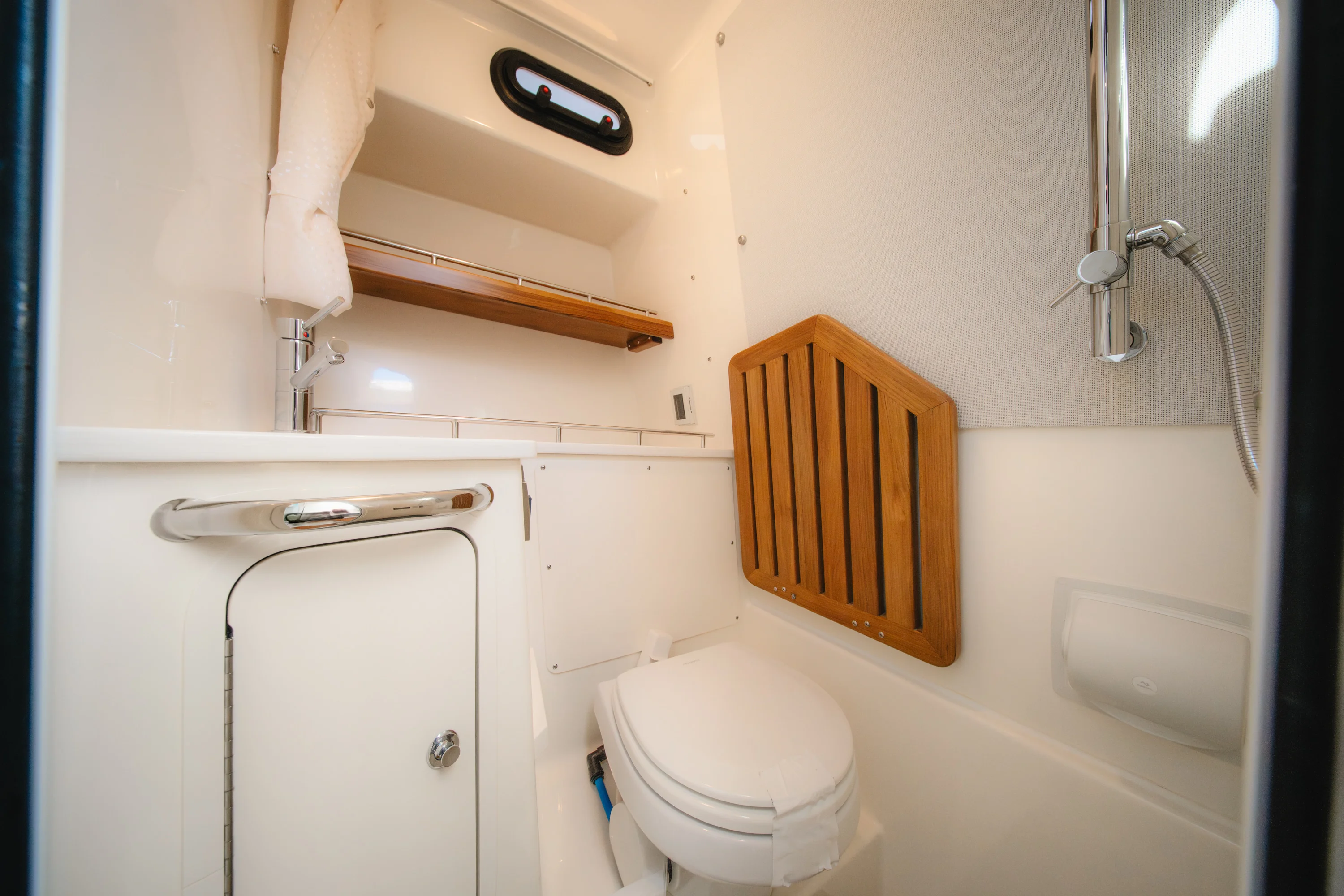 2026 Boston Whaler 350 Realm Image Thumbnail #20