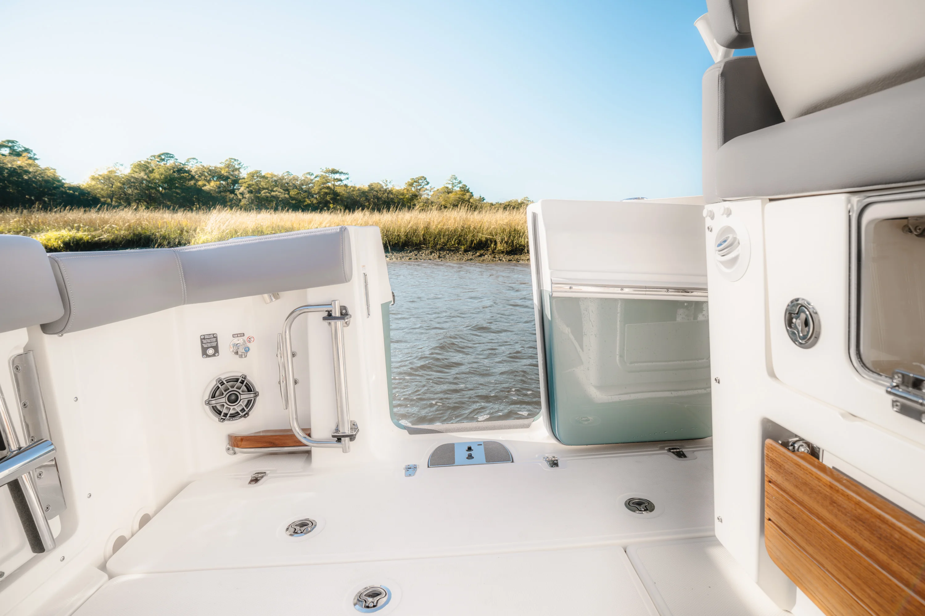 2026 Boston Whaler 350 Realm Image Thumbnail #9