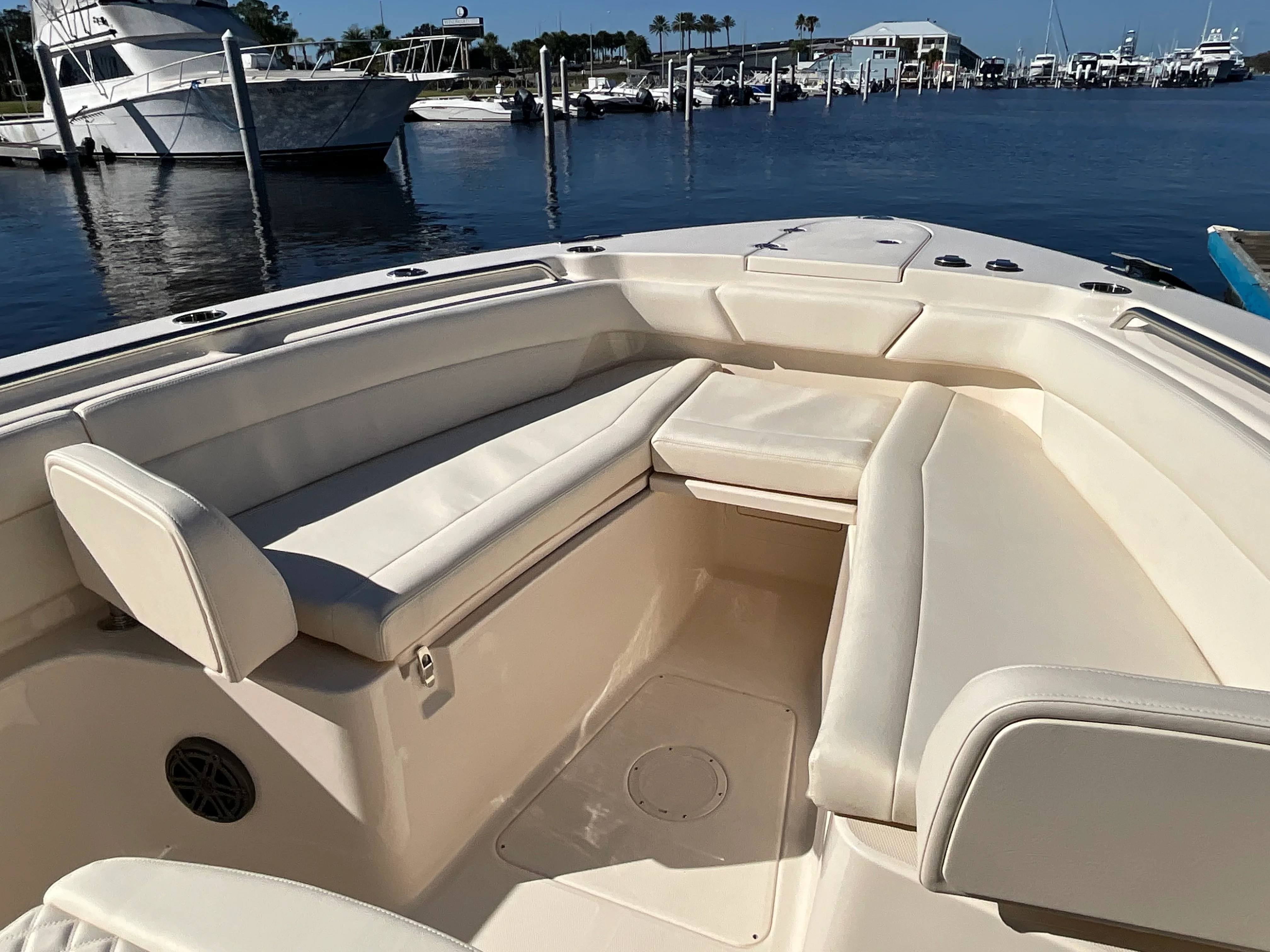 2026 Grady-White Canyon 271 Image Thumbnail #5