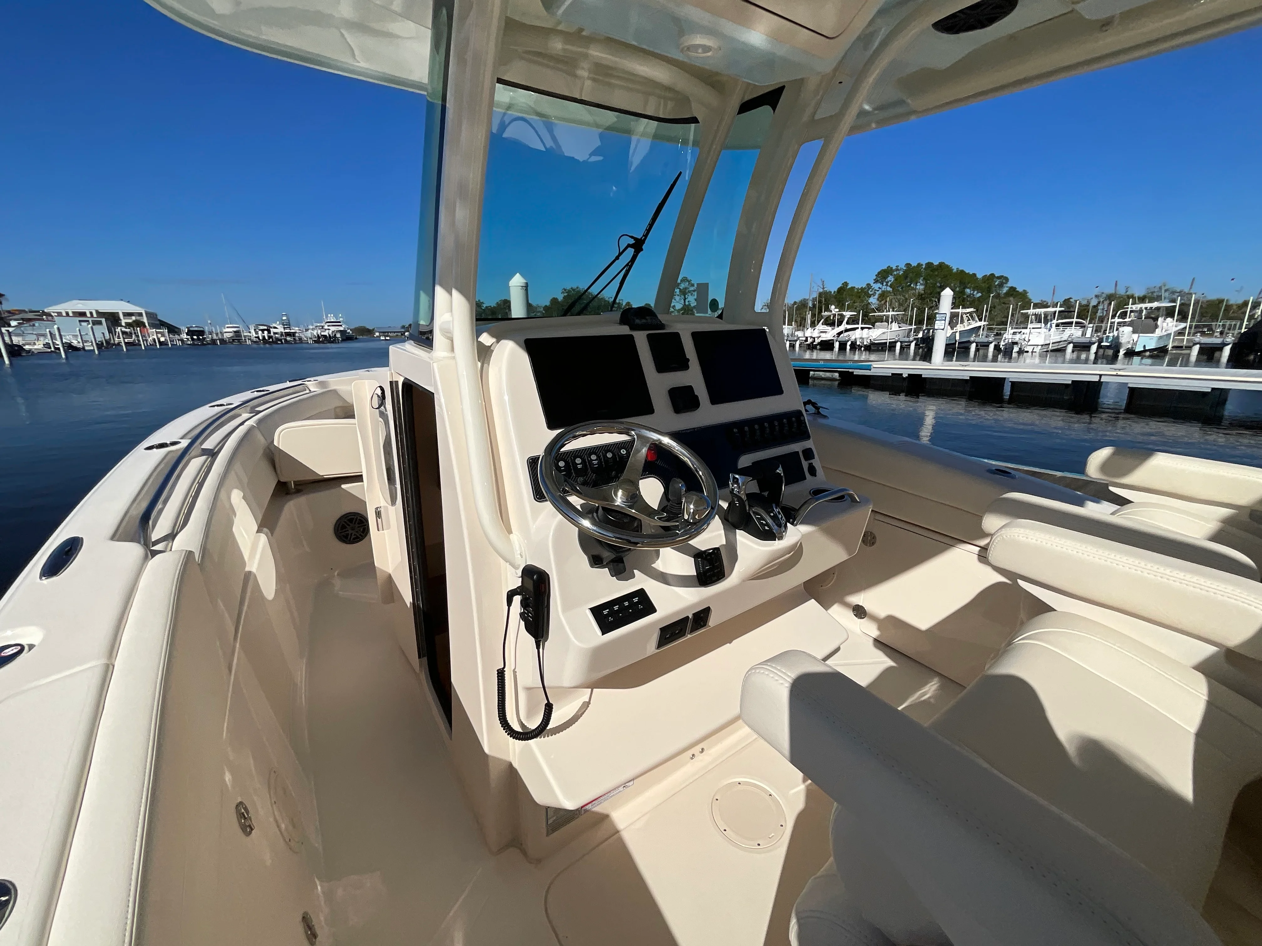 2026 Grady-White Canyon 271 Image Thumbnail #7