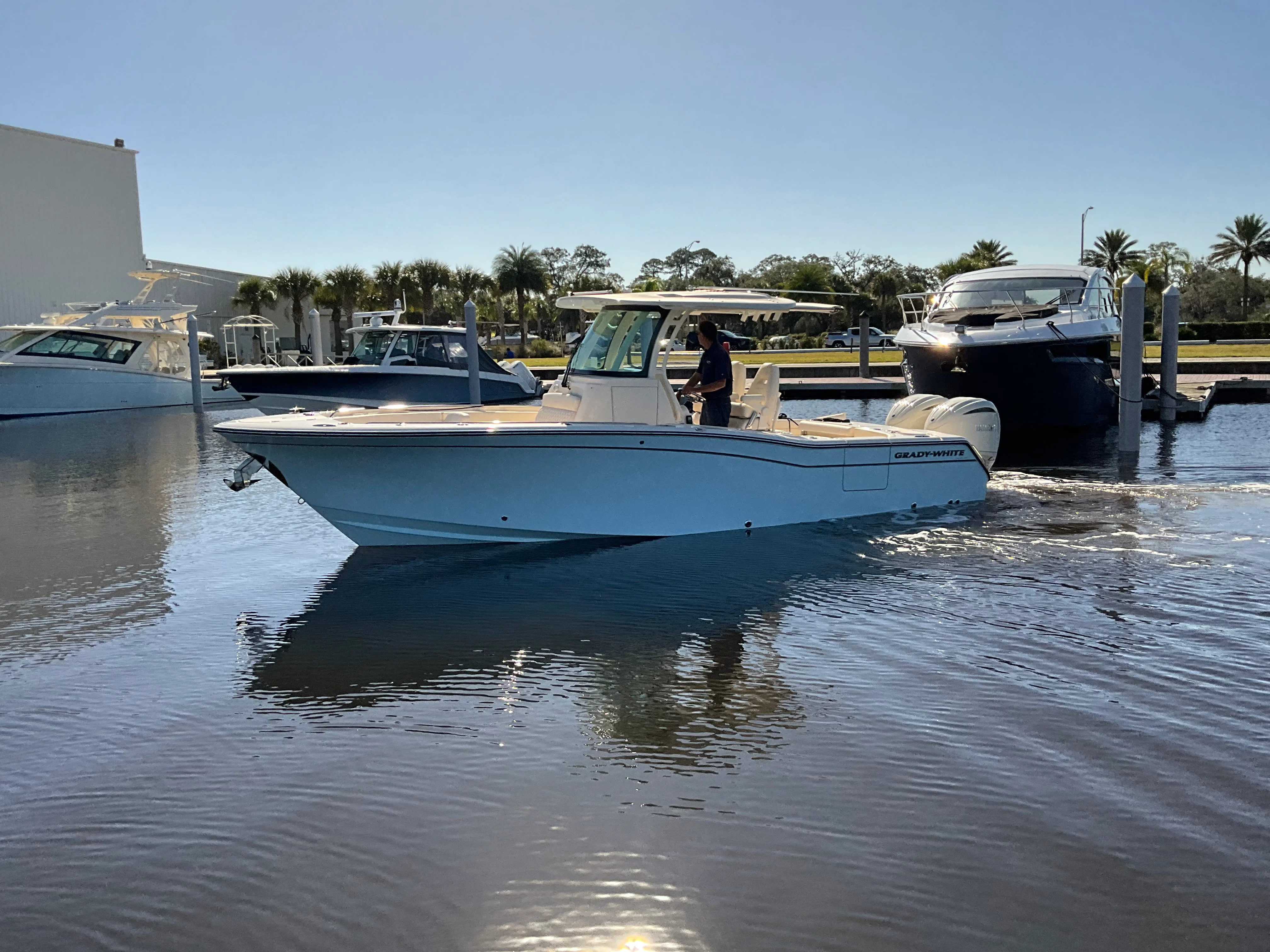 2026 Grady-White Canyon 271 Image Thumbnail #14