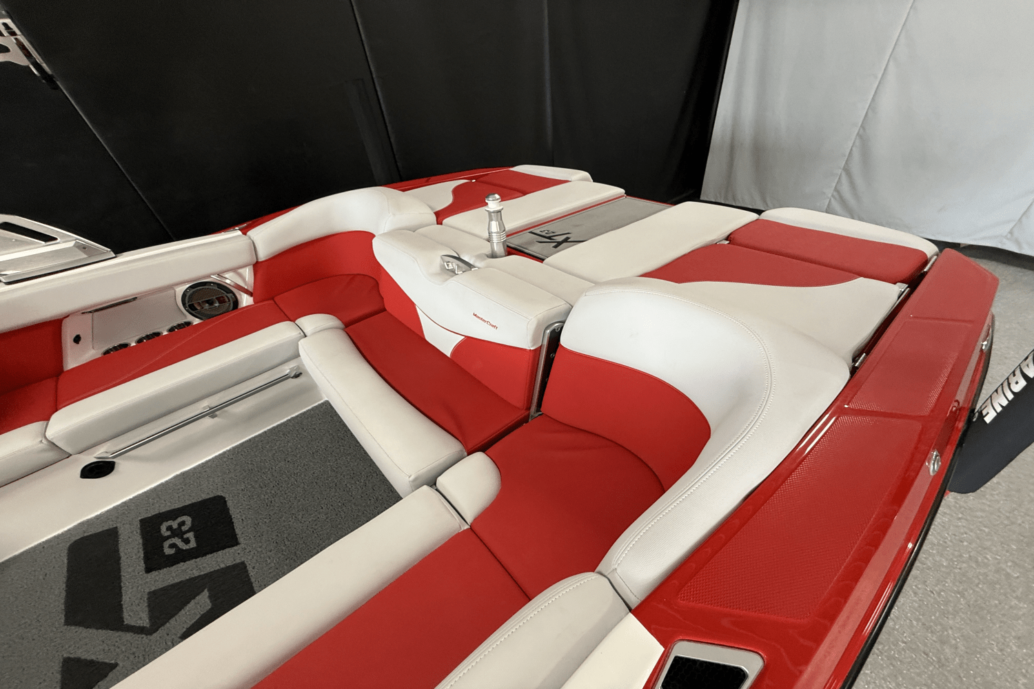 2021 Mastercraft XT23 Image Thumbnail #8