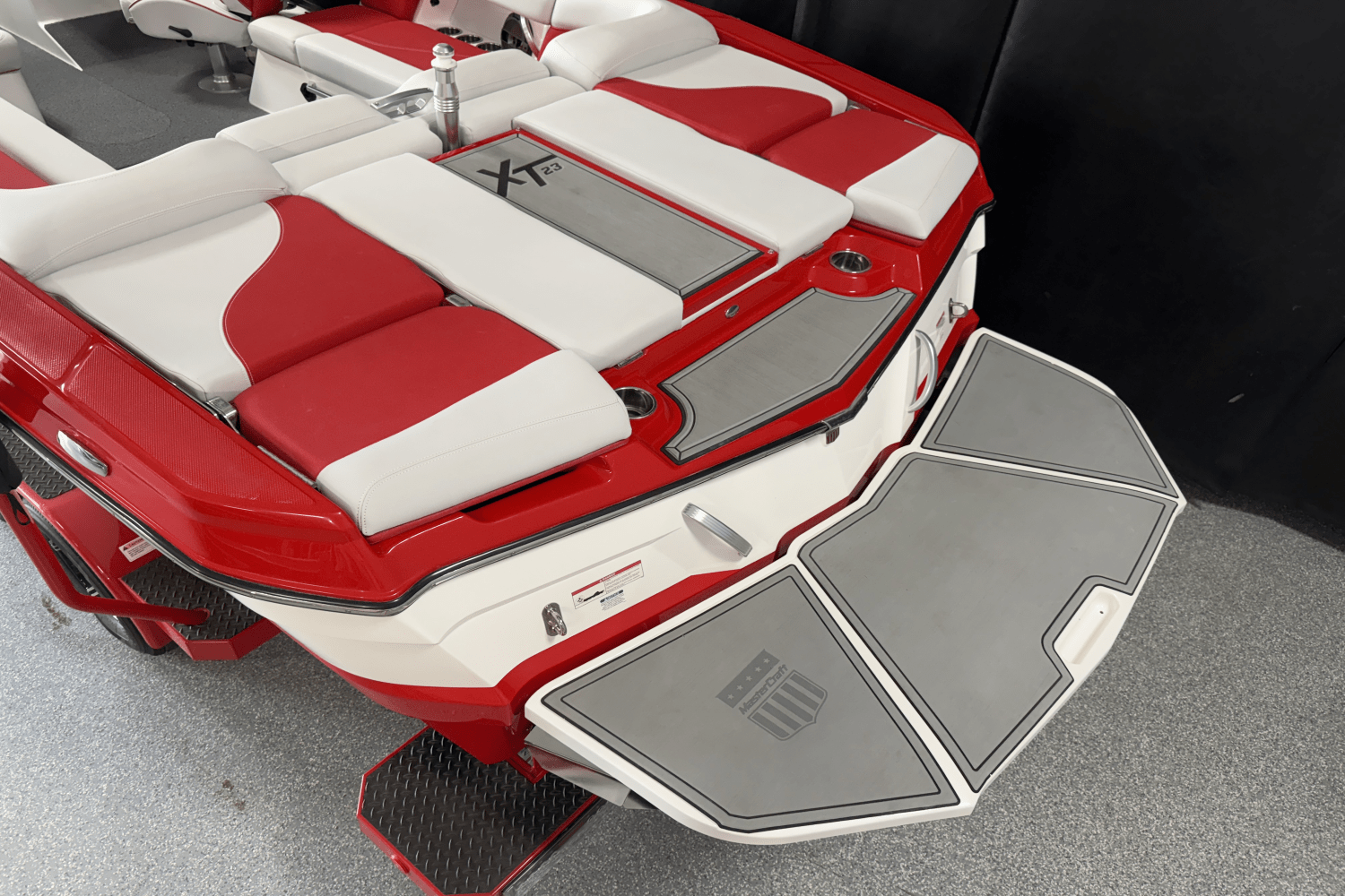 2021 Mastercraft XT23 Image Thumbnail #4
