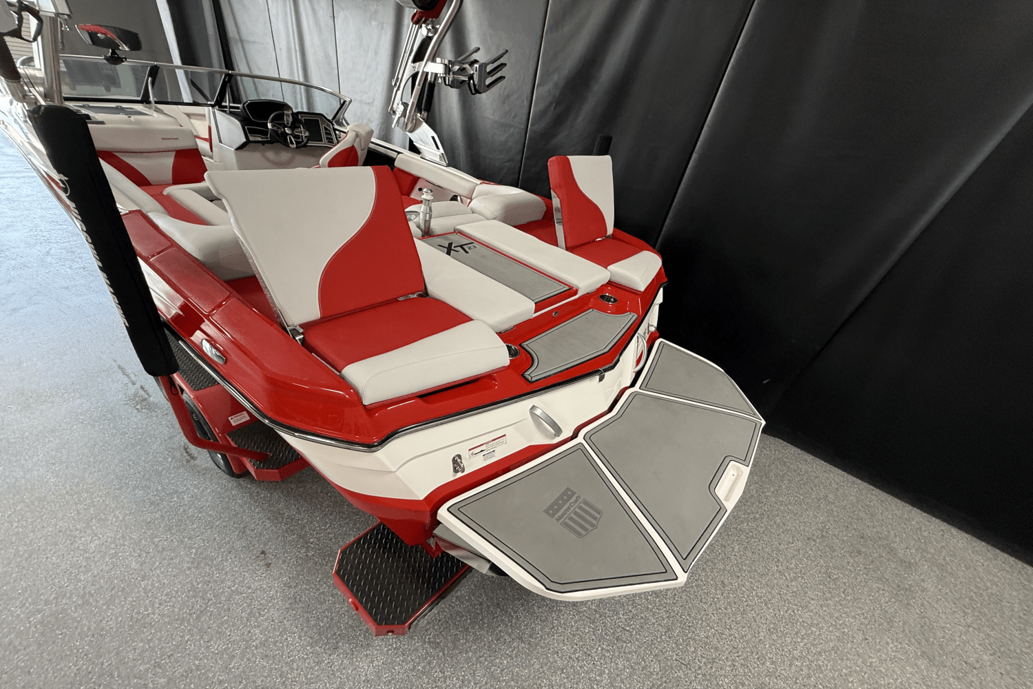 2021 Mastercraft XT23 Image Thumbnail #6