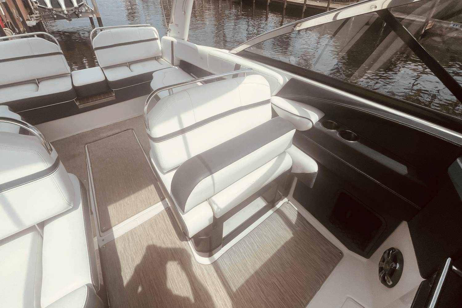 2017 Regal 2800 BOWRIDER Image Thumbnail #23