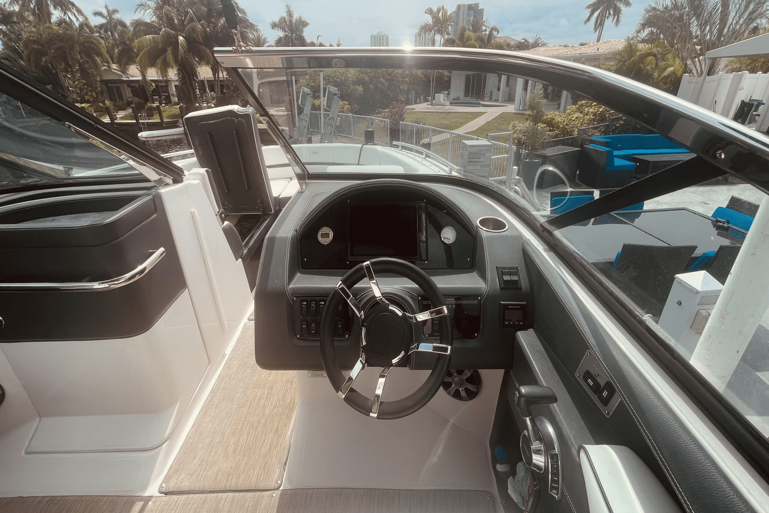 2017 Regal 2800 BOWRIDER Image Thumbnail #27