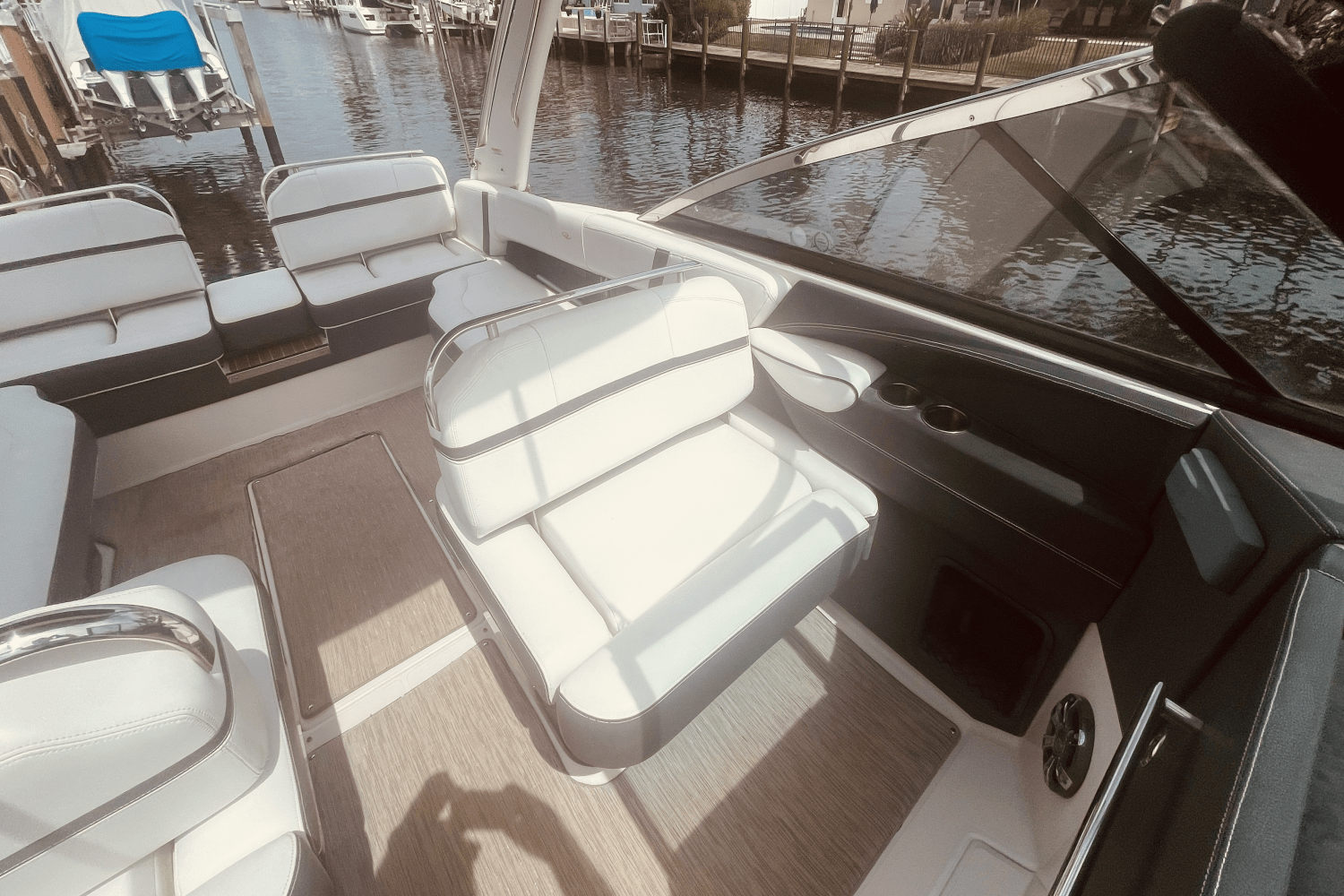 2017 Regal 2800 BOWRIDER Image Thumbnail #22