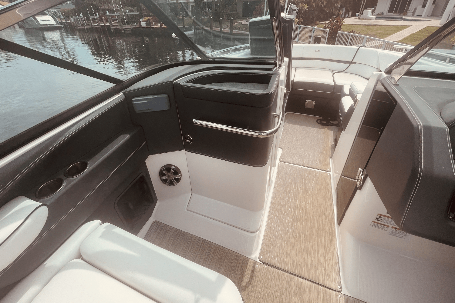 2017 Regal 2800 BOWRIDER Image Thumbnail #38
