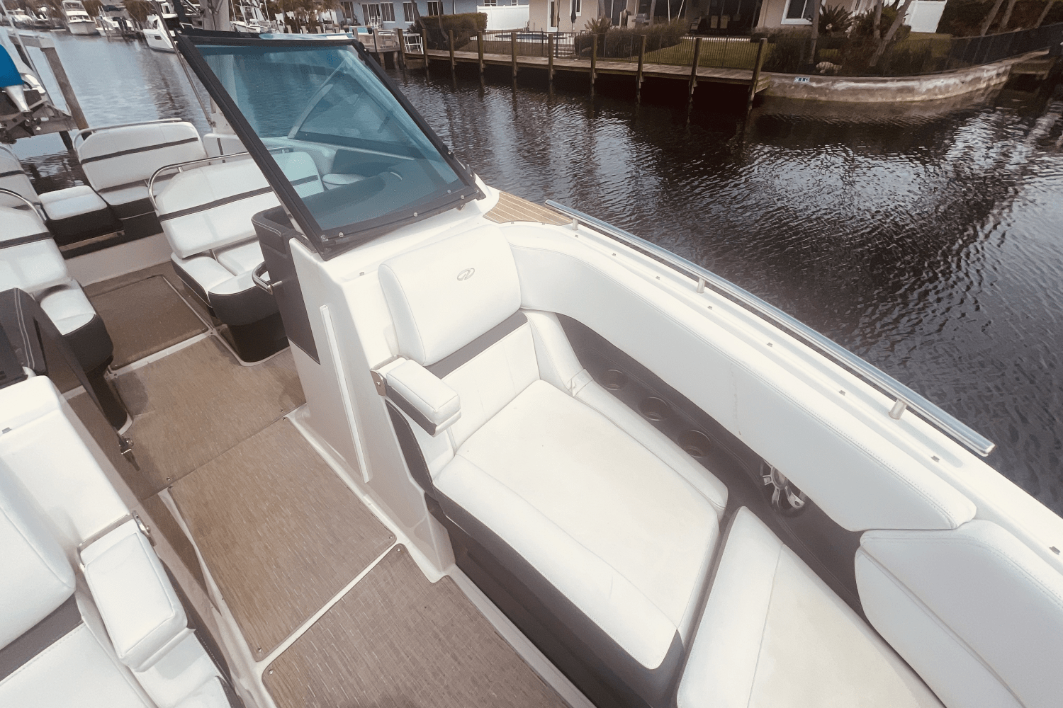 2017 Regal 2800 BOWRIDER Image Thumbnail #44