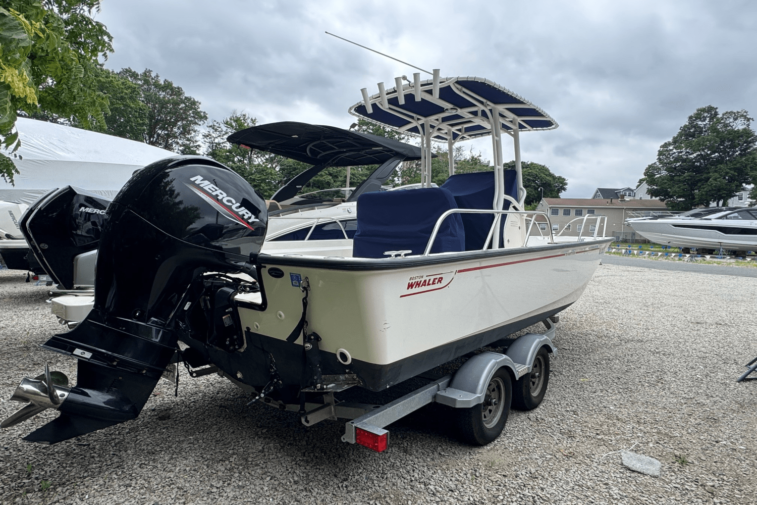 2019 Boston Whaler 210 MONTAUK Image Thumbnail #1