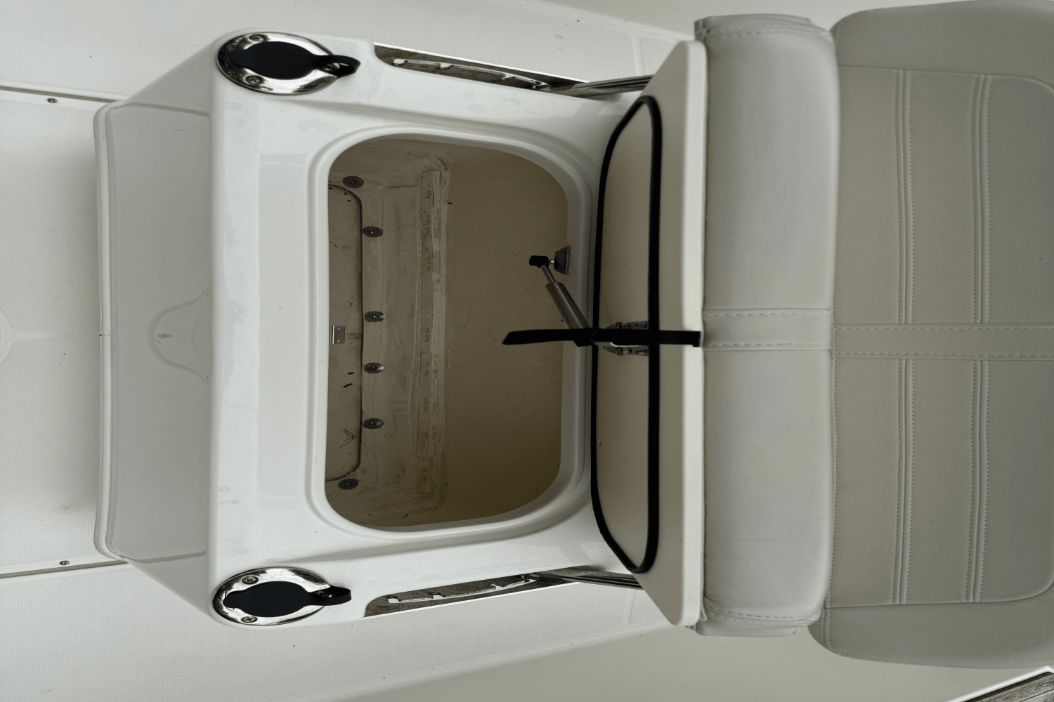 2019 Boston Whaler 210 MONTAUK Image Thumbnail #7