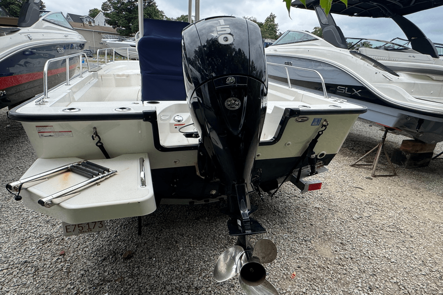 2019 Boston Whaler 210 MONTAUK Image Thumbnail #3