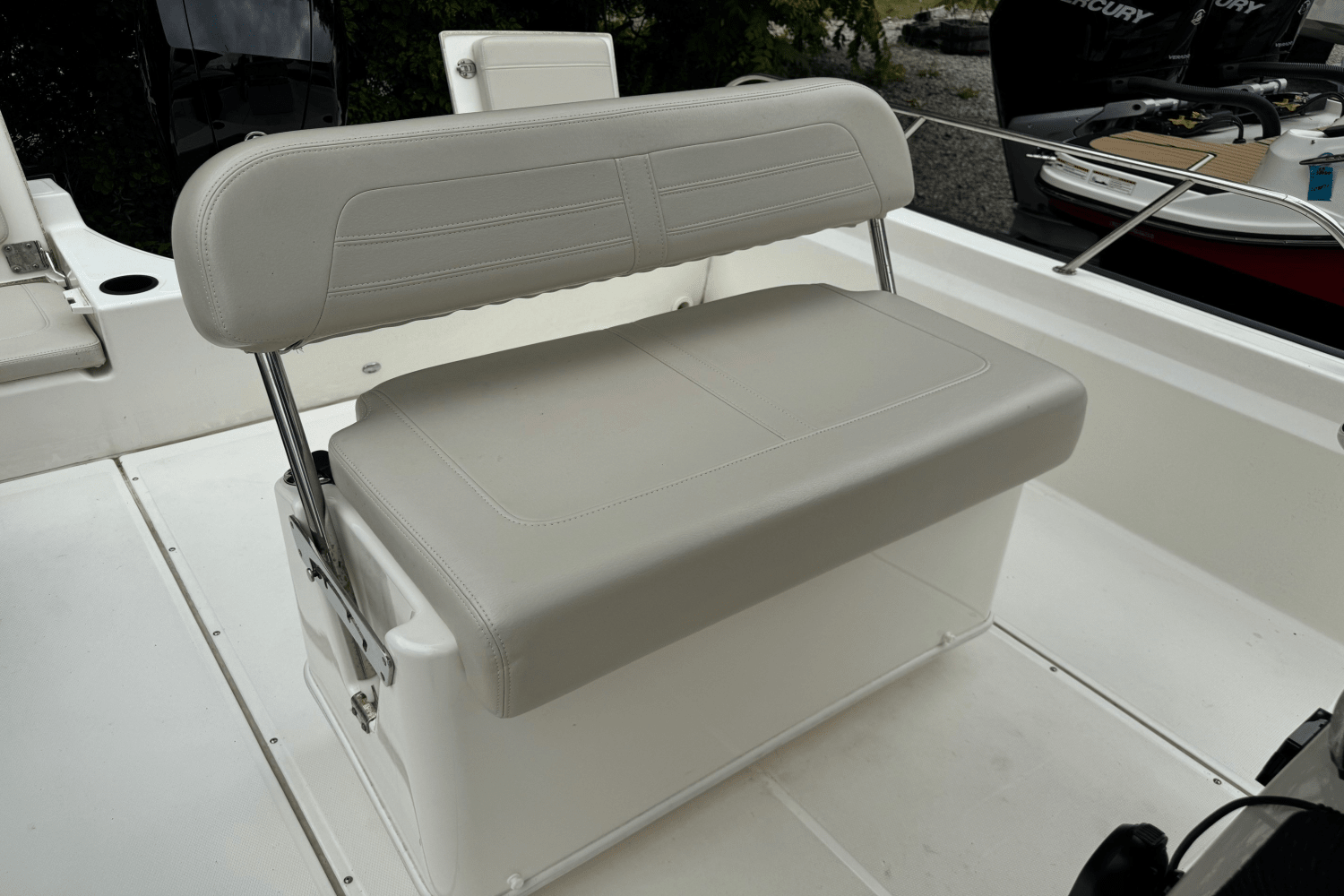 2019 Boston Whaler 210 MONTAUK Image Thumbnail #6