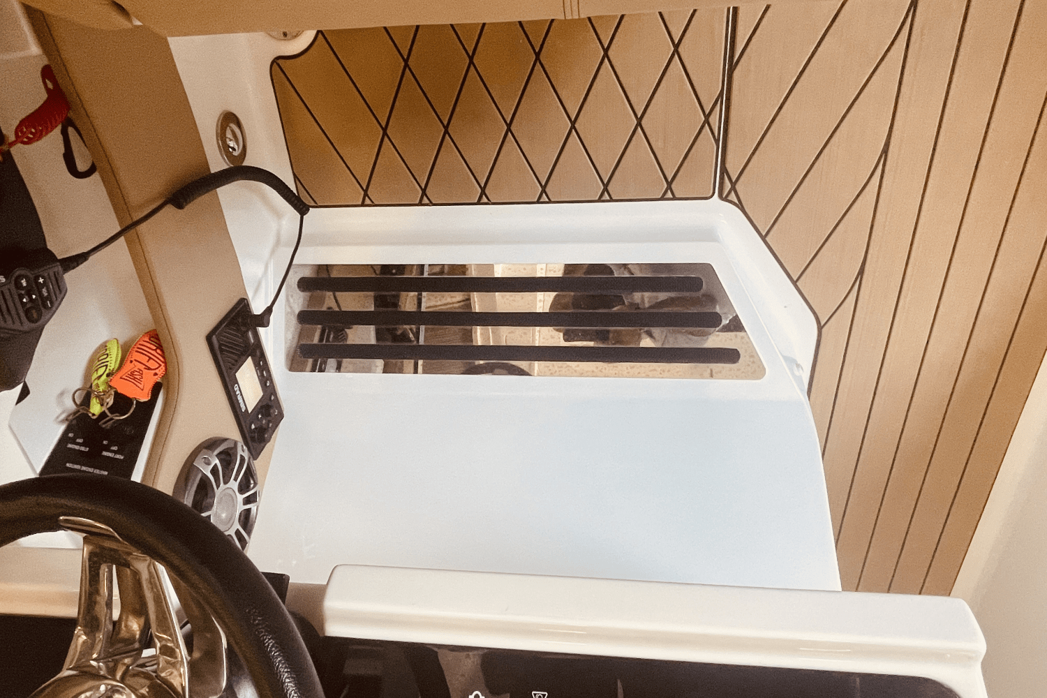 2024 Sea Ray 310 SLX OB Image Thumbnail #35
