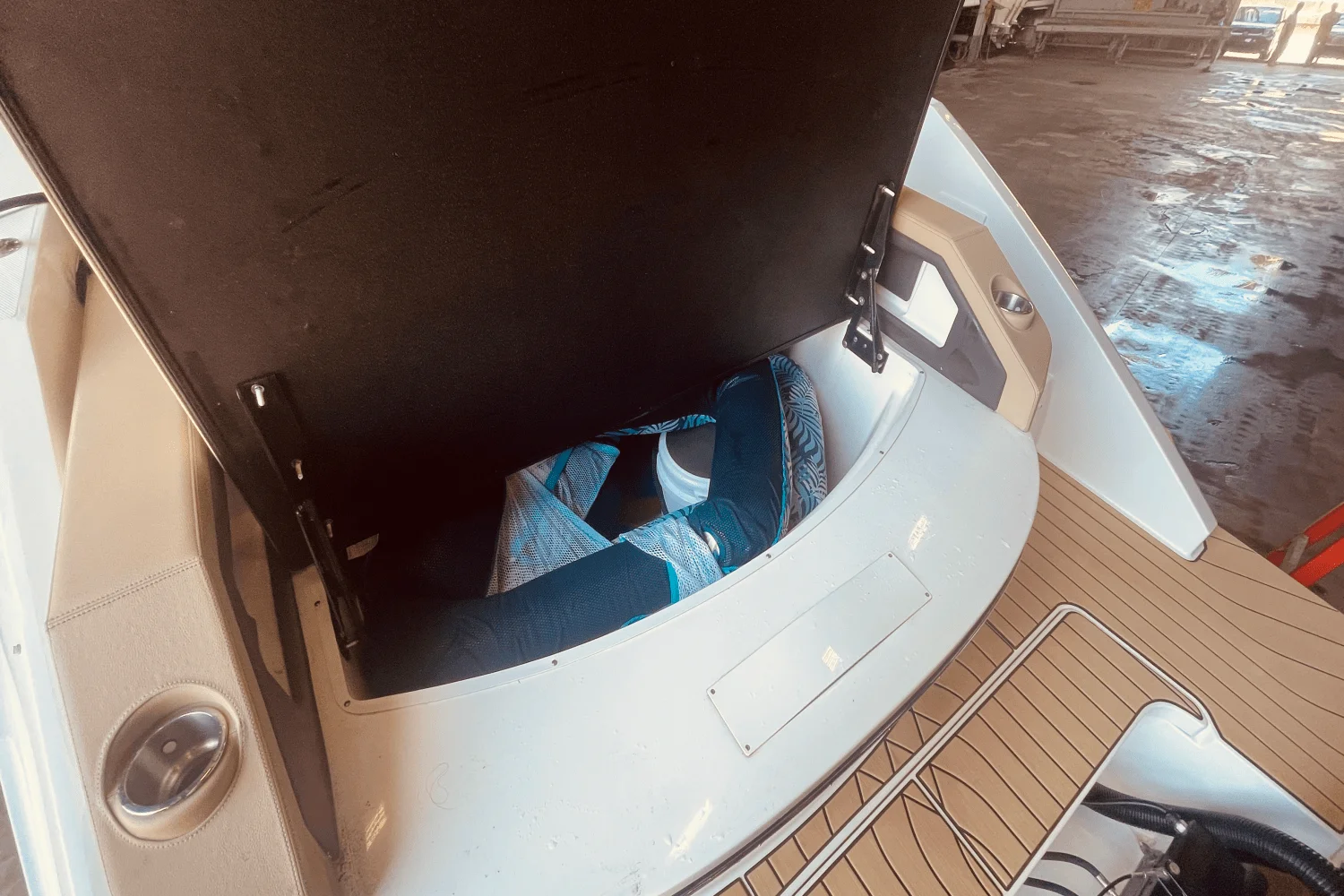 2024 Sea Ray 310 SLX OB Image Thumbnail #62