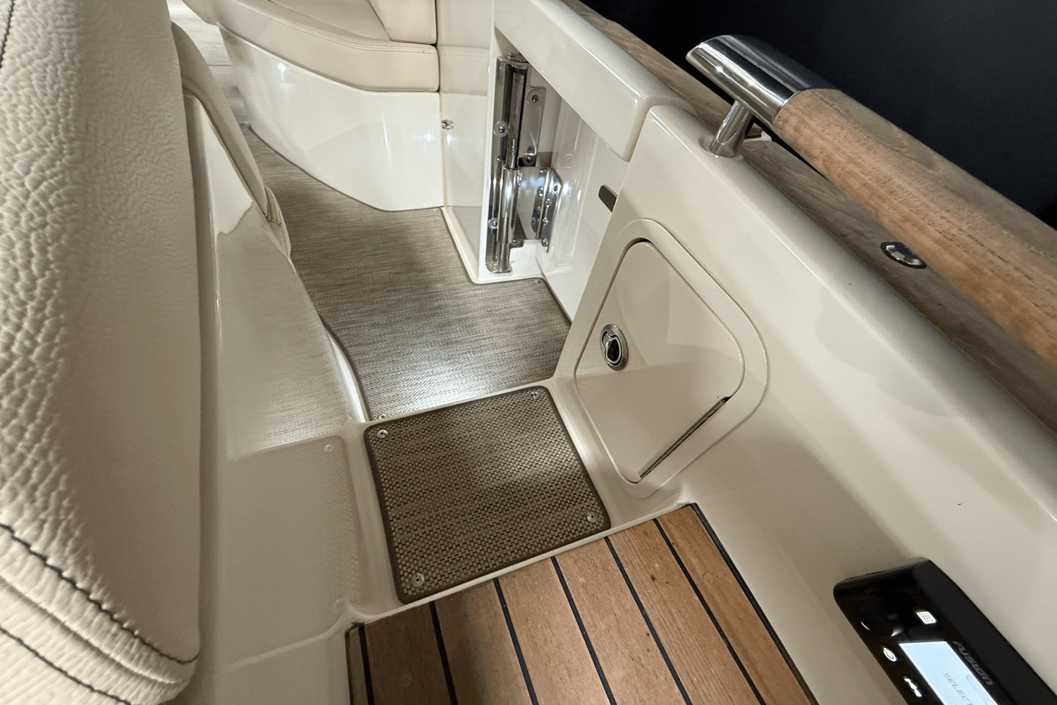 2021 Chris-Craft LAUNCH Image Thumbnail #32