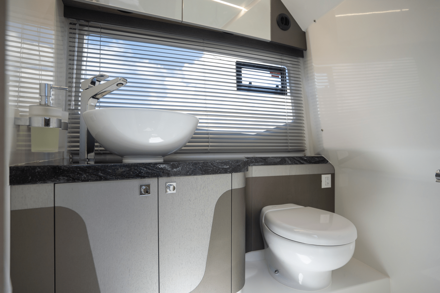 2024 Galeon 325 GTO Image Thumbnail #22