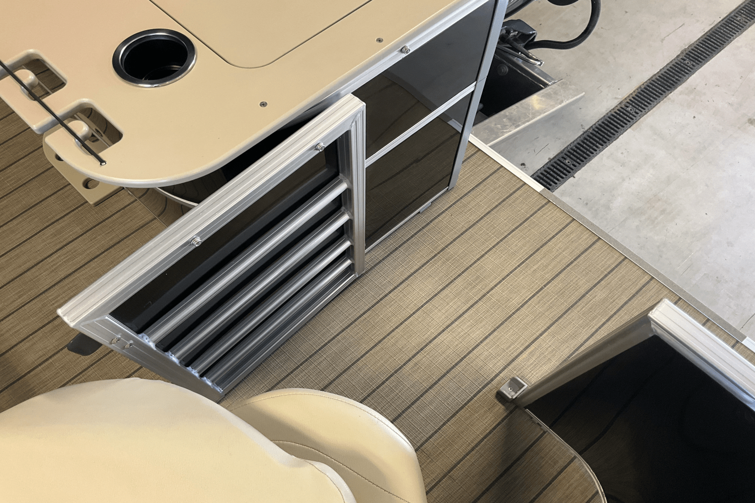 2018 Sylvan 8520 CNF Image Thumbnail #71