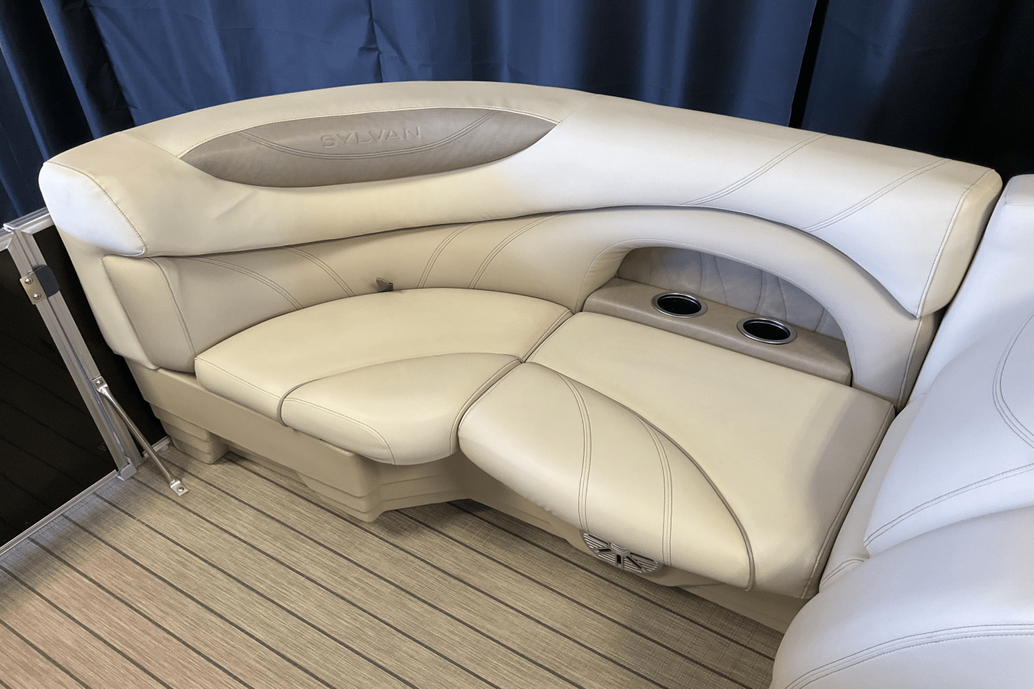 2018 Sylvan 8520 CNF Image Thumbnail #18