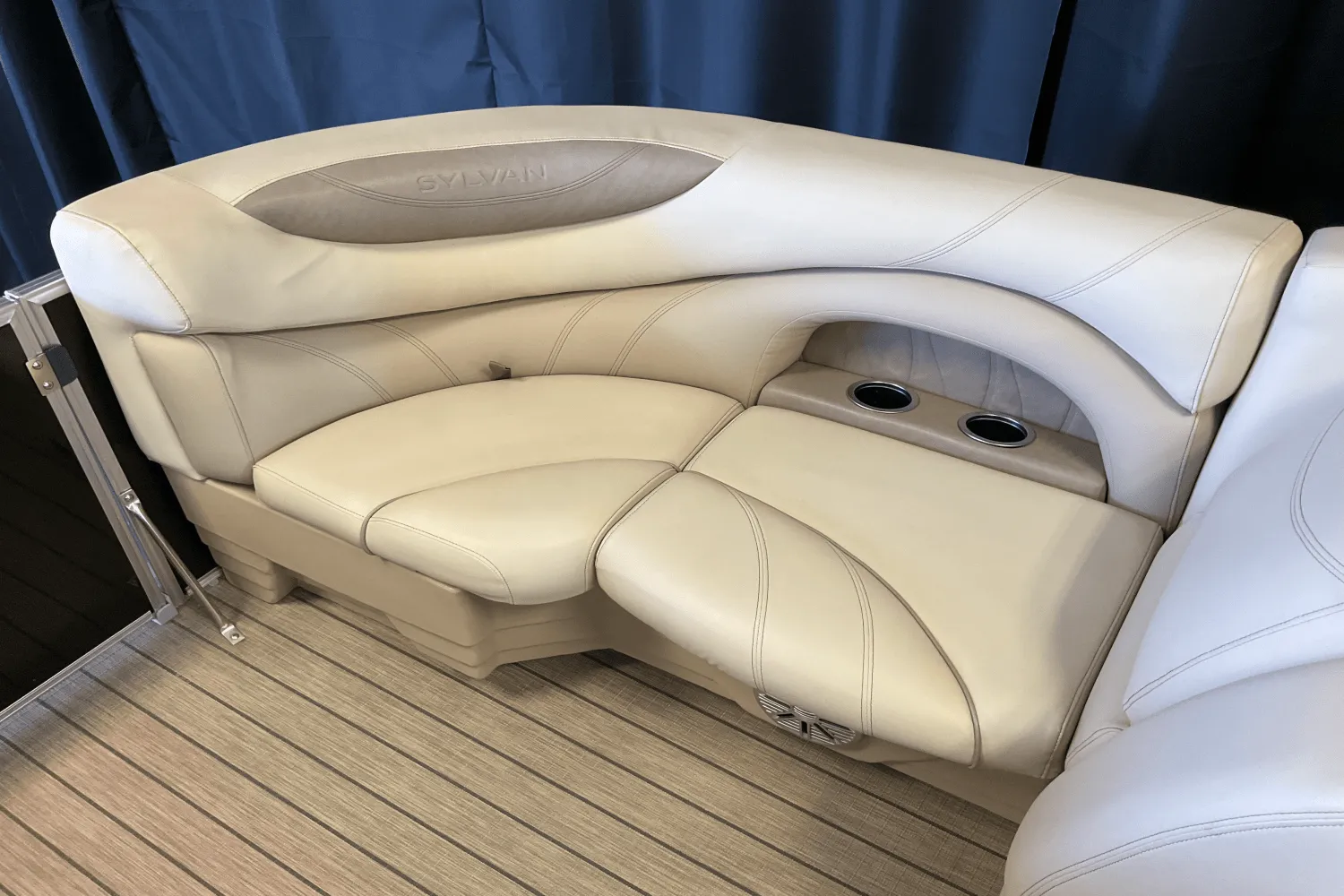 2018 Sylvan 8520 CNF Image Thumbnail #18