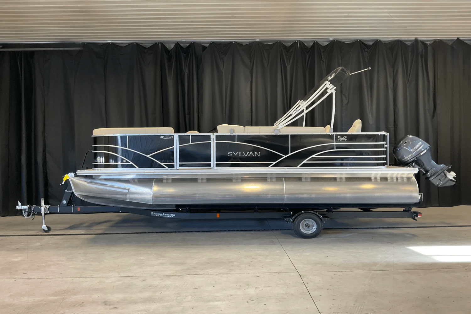 2018 Sylvan 8520 CNF Image Thumbnail #0