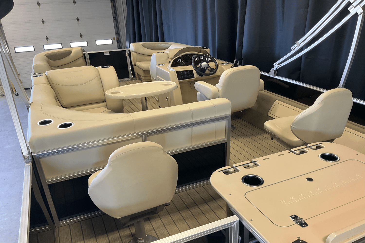 2018 Sylvan 8520 CNF Image Thumbnail #9