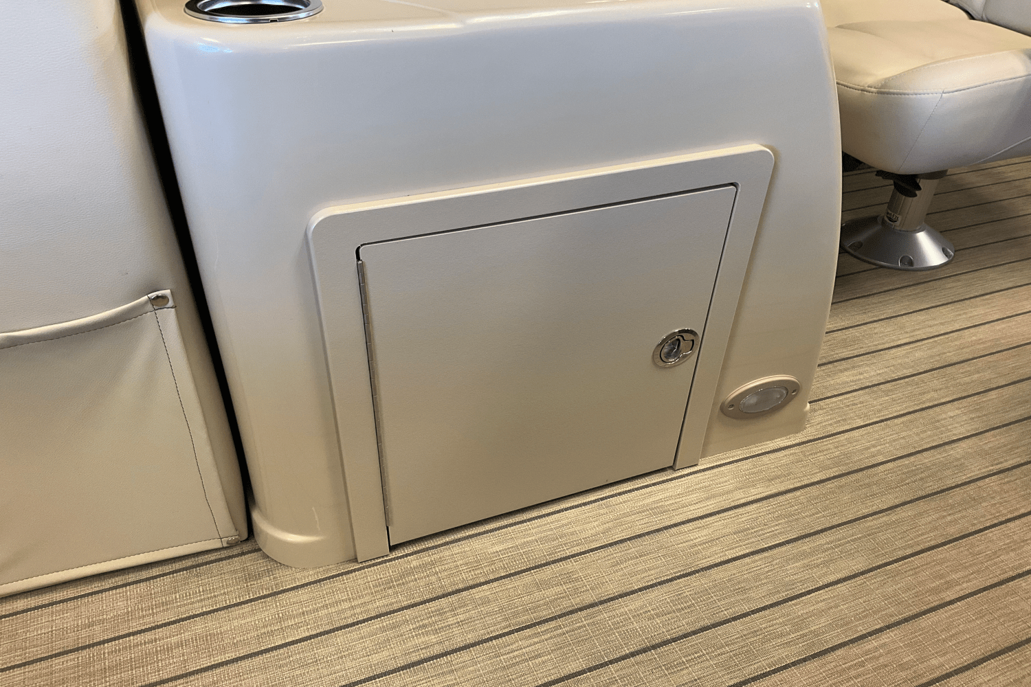 2018 Sylvan 8520 CNF Image Thumbnail #37