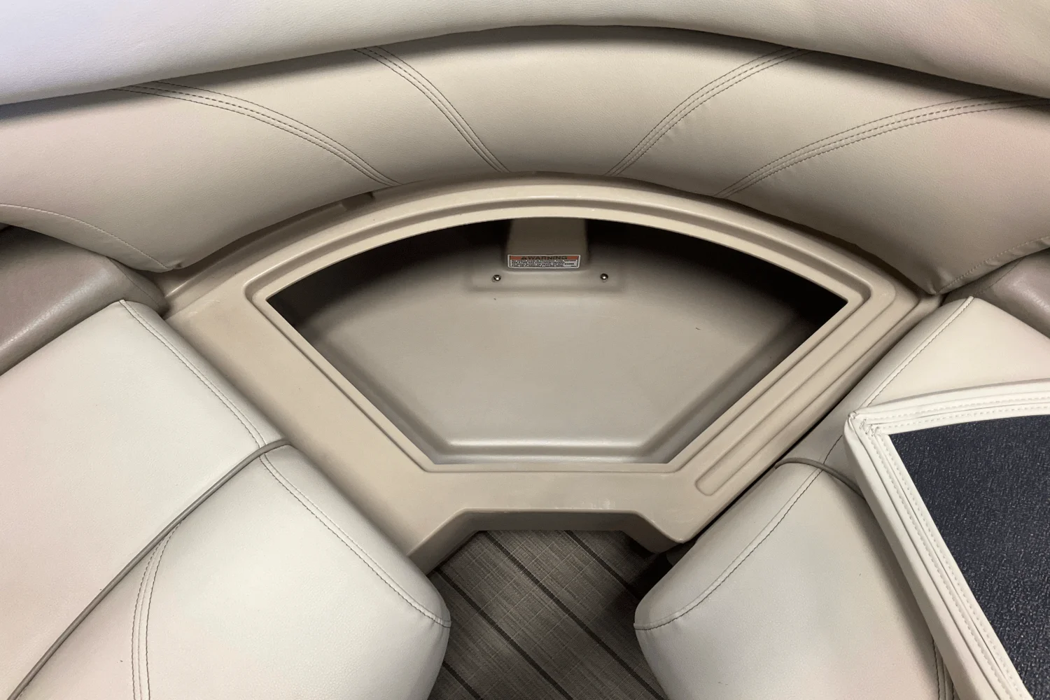 2018 Sylvan 8520 CNF Image Thumbnail #50