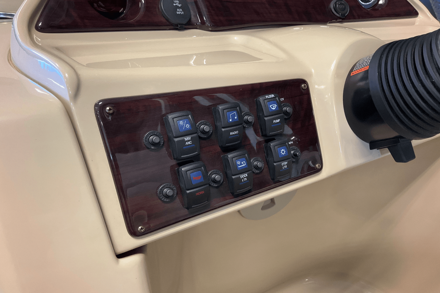 2018 Sylvan 8520 CNF Image Thumbnail #45