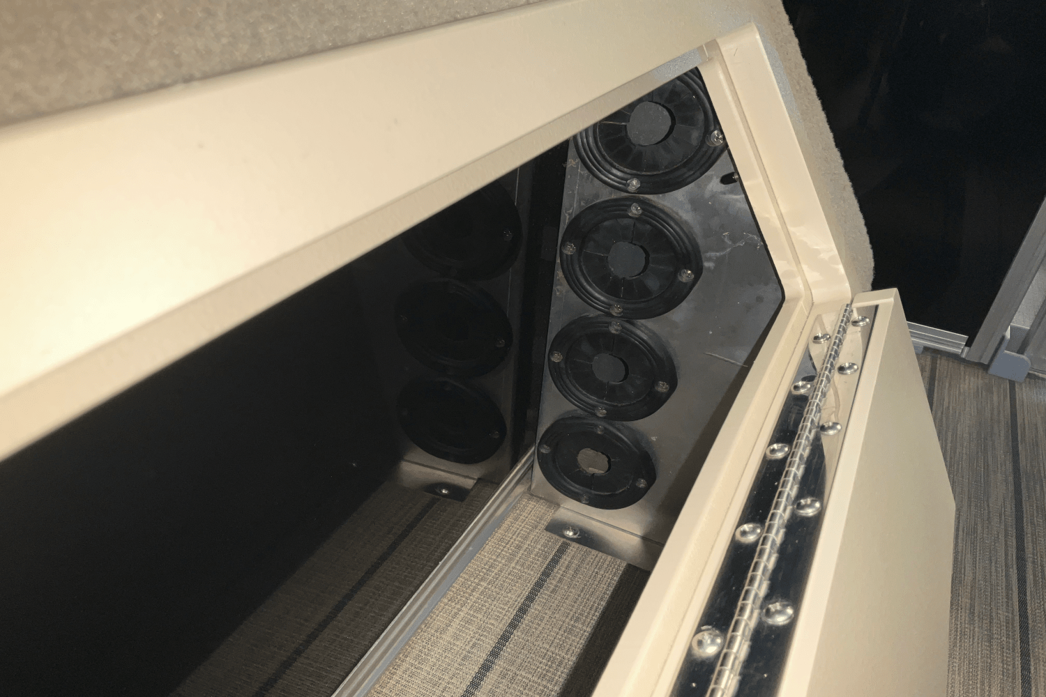 2018 Sylvan 8520 CNF Image Thumbnail #59