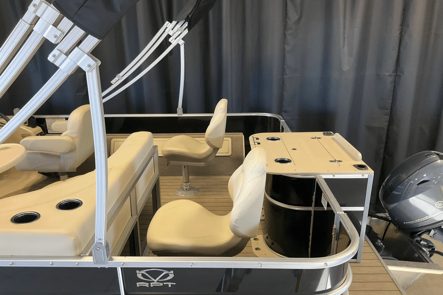 2018 Sylvan 8520 CNF Image Thumbnail #4