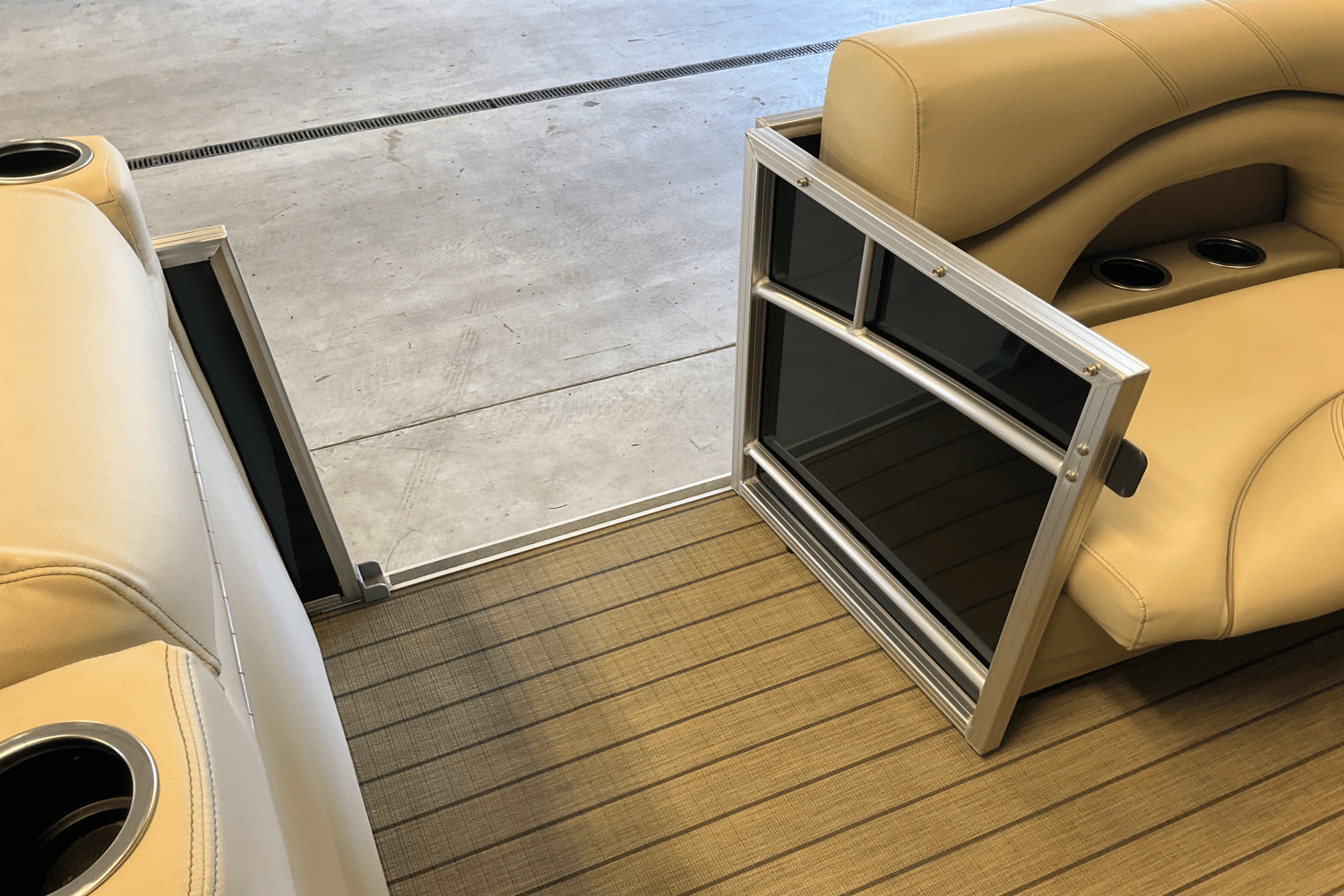 2018 Sylvan 8520 CNF Image Thumbnail #31