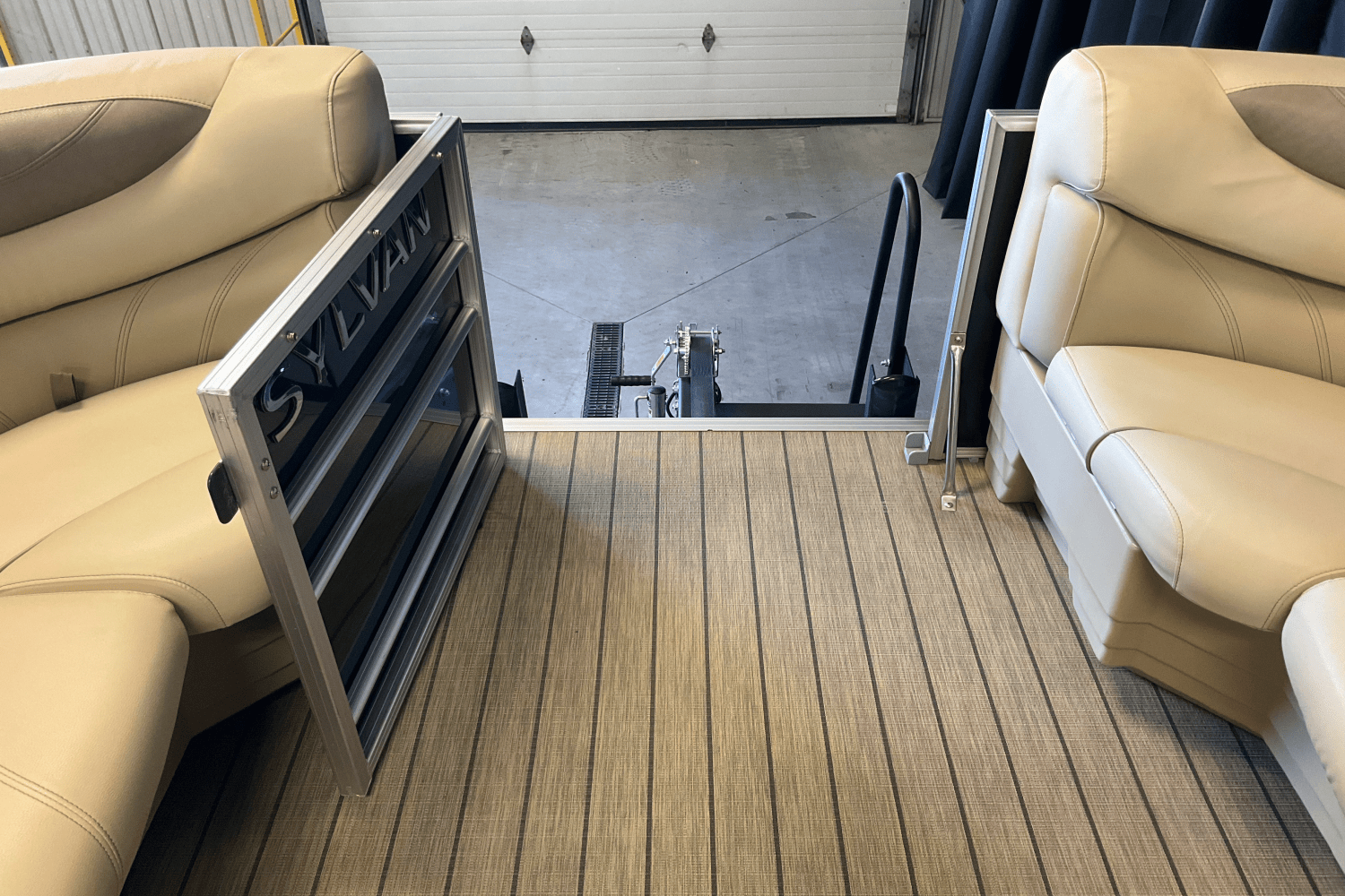 2018 Sylvan 8520 CNF Image Thumbnail #26